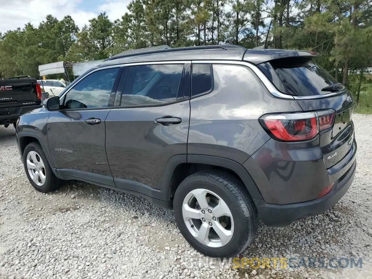 2 fotografías del automóvil dañado 3C4NJDBB2KT704117 JEEP COMPASS 2019