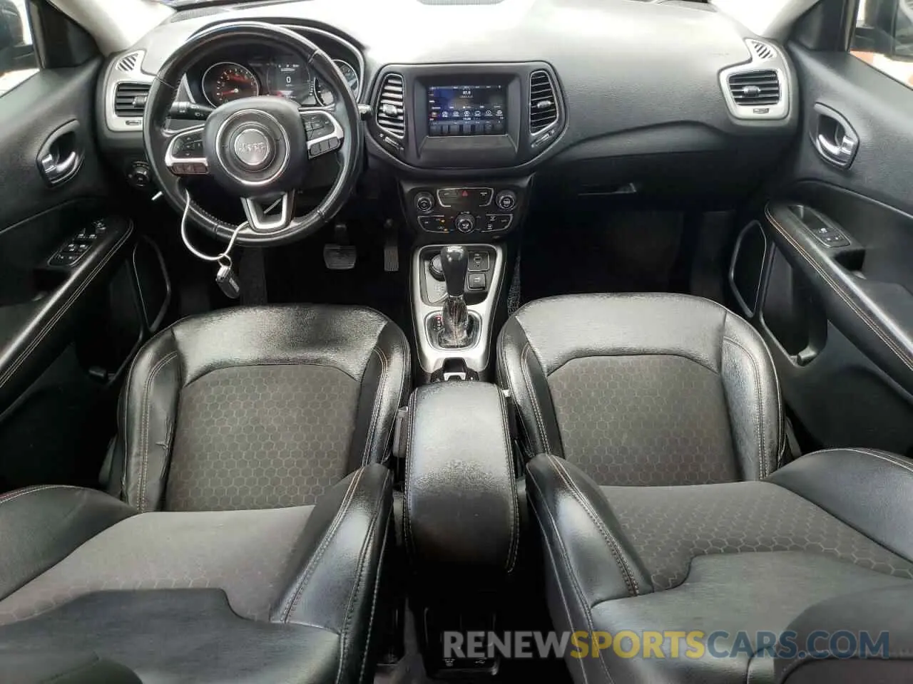8 fotografías del automóvil dañado 3C4NJDBB2KT704117 JEEP COMPASS 2019