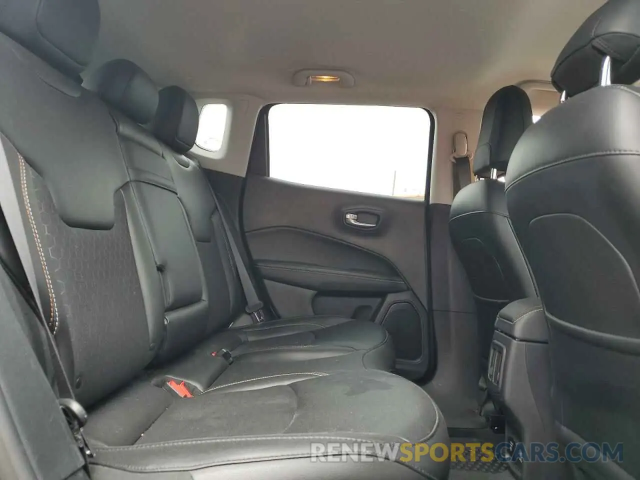 12 fotografías del automóvil dañado 3C4NJDBB2KT734797 JEEP COMPASS 2019