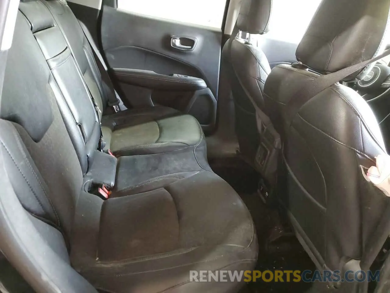 10 fotografías del automóvil dañado 3C4NJDBB2KT786690 JEEP COMPASS 2019