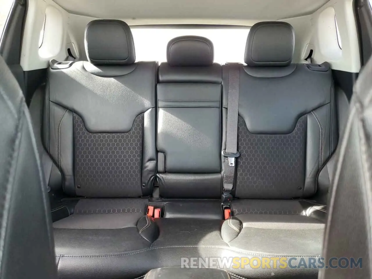 10 fotografías del automóvil dañado 3C4NJDBB2KT839906 JEEP COMPASS 2019