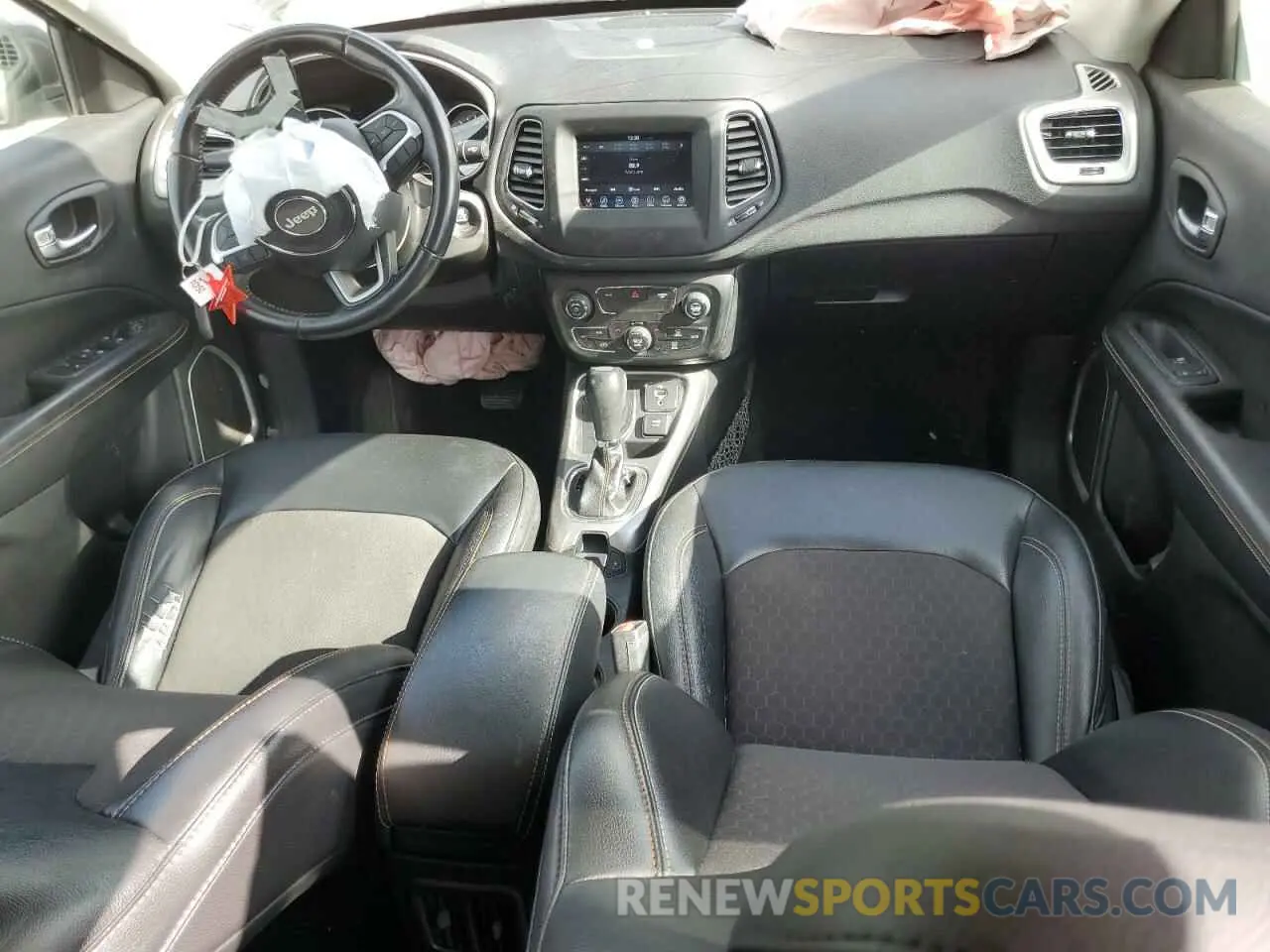 8 fotografías del automóvil dañado 3C4NJDBB2KT839906 JEEP COMPASS 2019