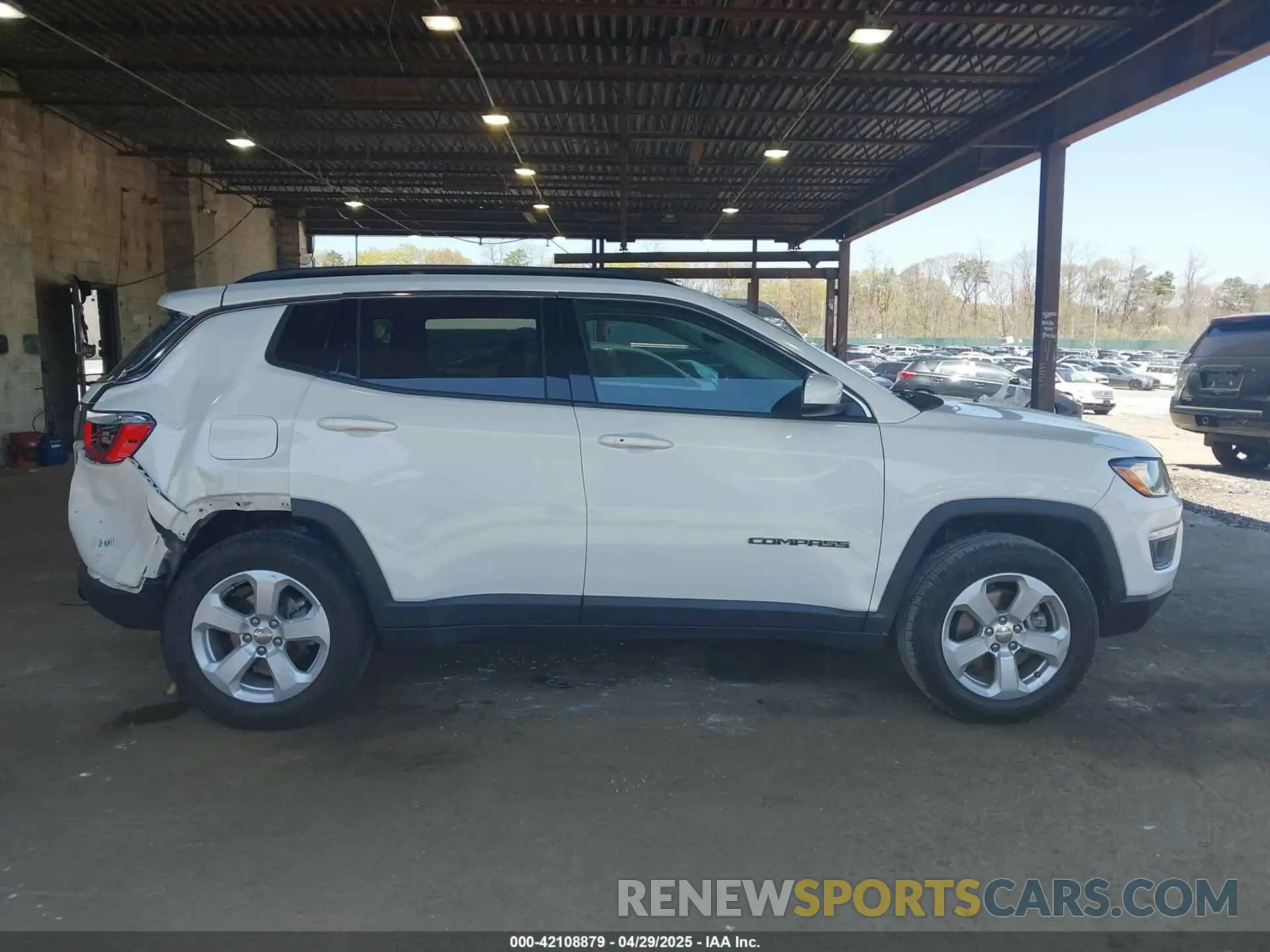 14 fotografías del automóvil dañado 3C4NJDBB3KT654263 JEEP COMPASS 2019