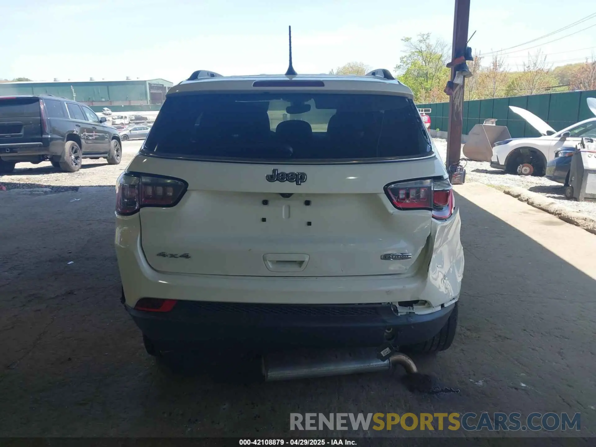 17 fotografías del automóvil dañado 3C4NJDBB3KT654263 JEEP COMPASS 2019