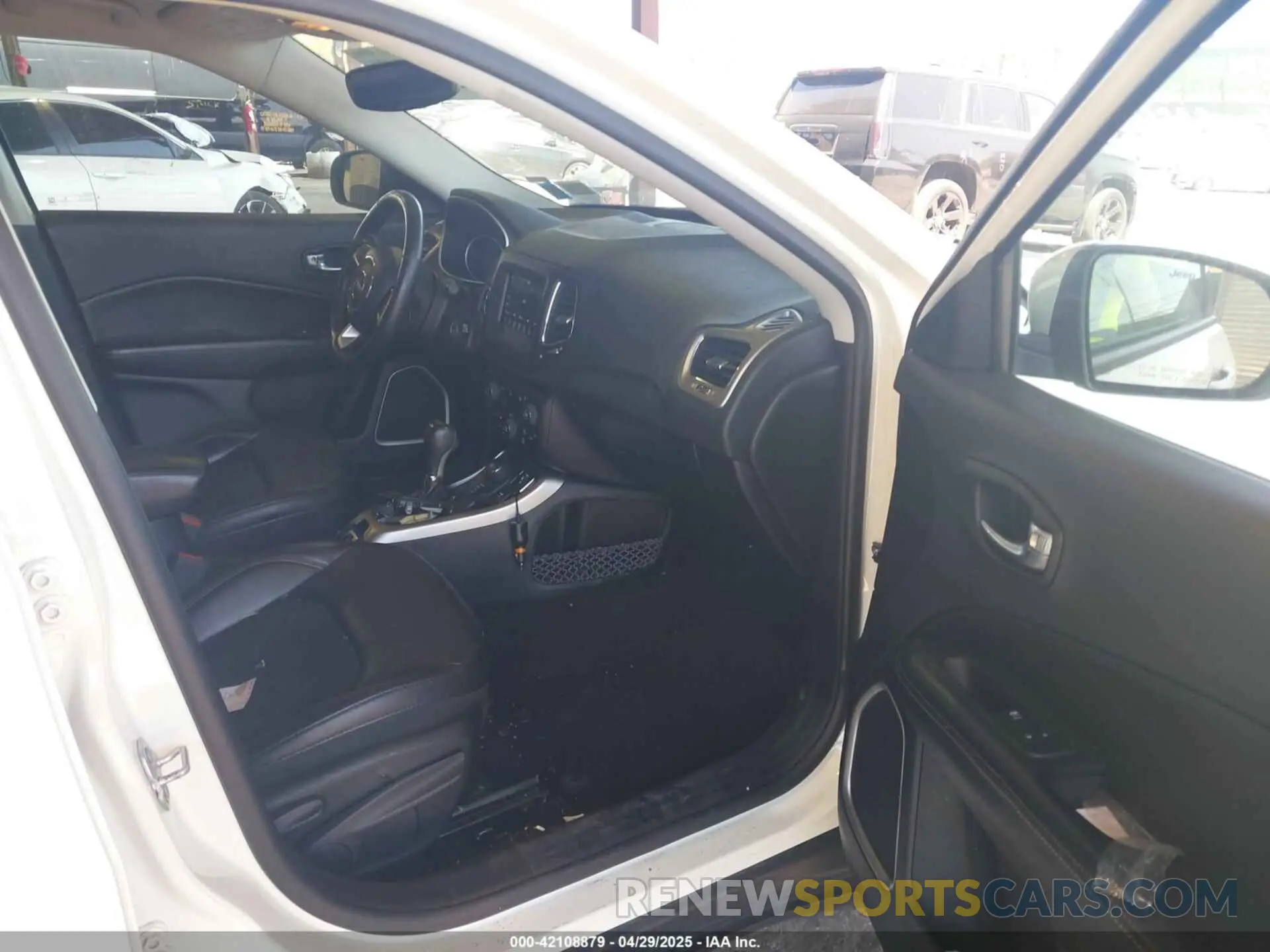 5 fotografías del automóvil dañado 3C4NJDBB3KT654263 JEEP COMPASS 2019