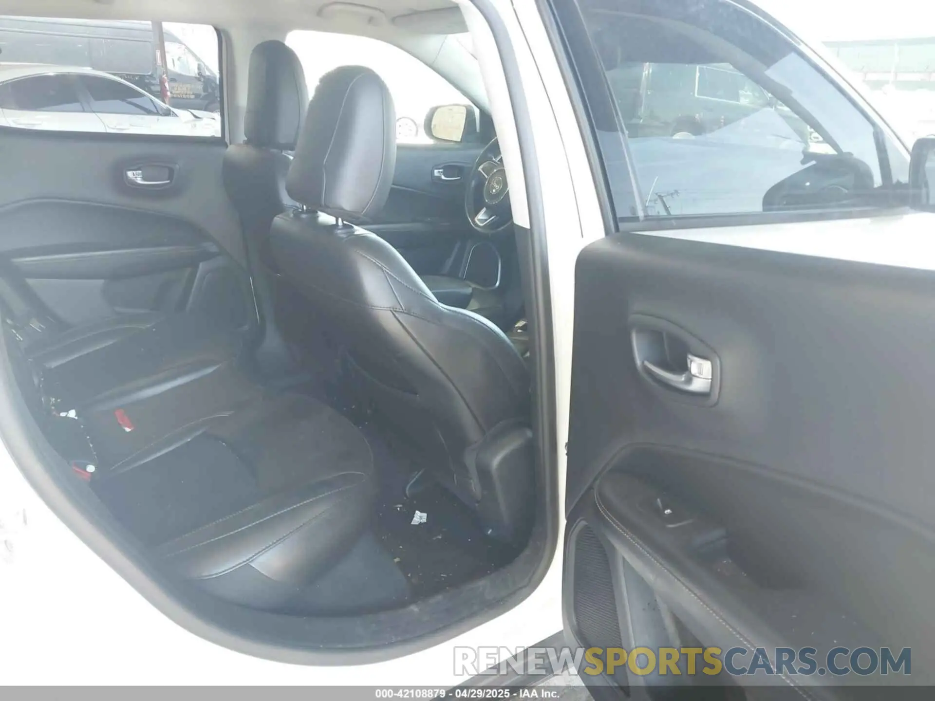 8 fotografías del automóvil dañado 3C4NJDBB3KT654263 JEEP COMPASS 2019