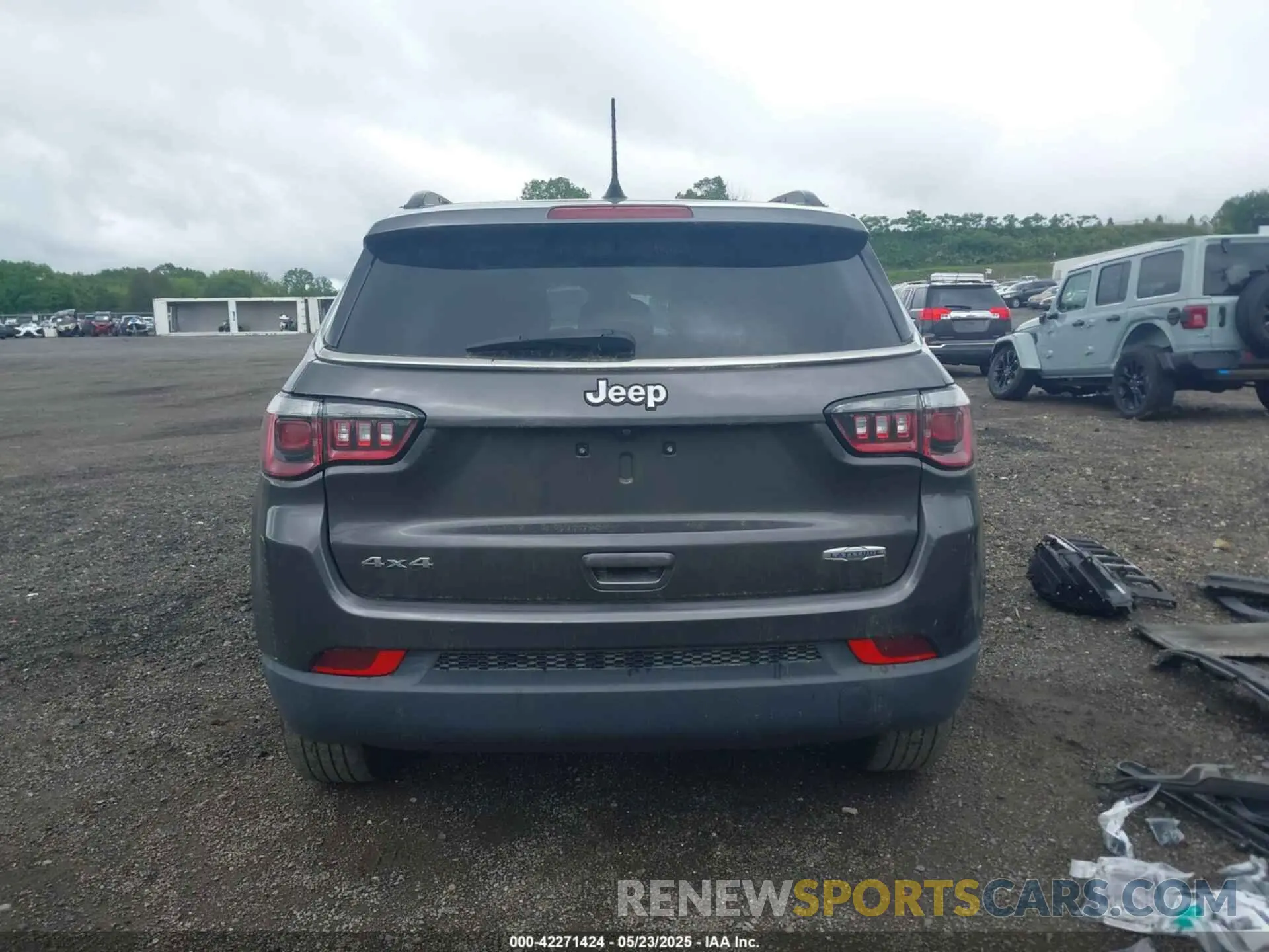 17 fotografías del automóvil dañado 3C4NJDBB3KT741841 JEEP COMPASS 2019