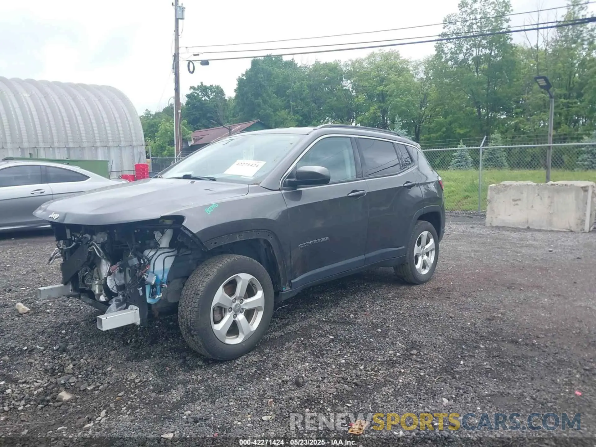 2 fotografías del automóvil dañado 3C4NJDBB3KT741841 JEEP COMPASS 2019