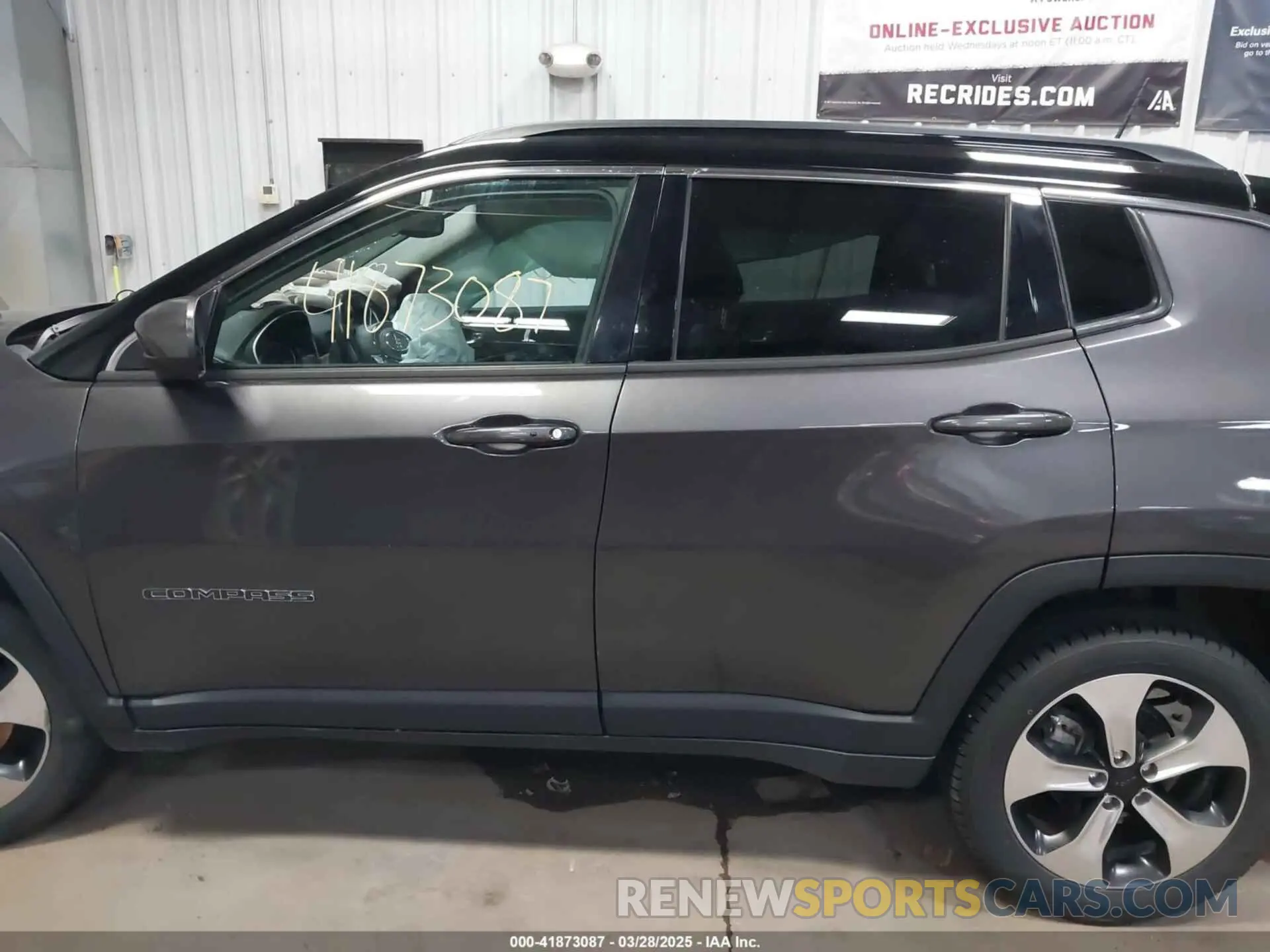 14 fotografías del automóvil dañado 3C4NJDBB3KT828901 JEEP COMPASS 2019