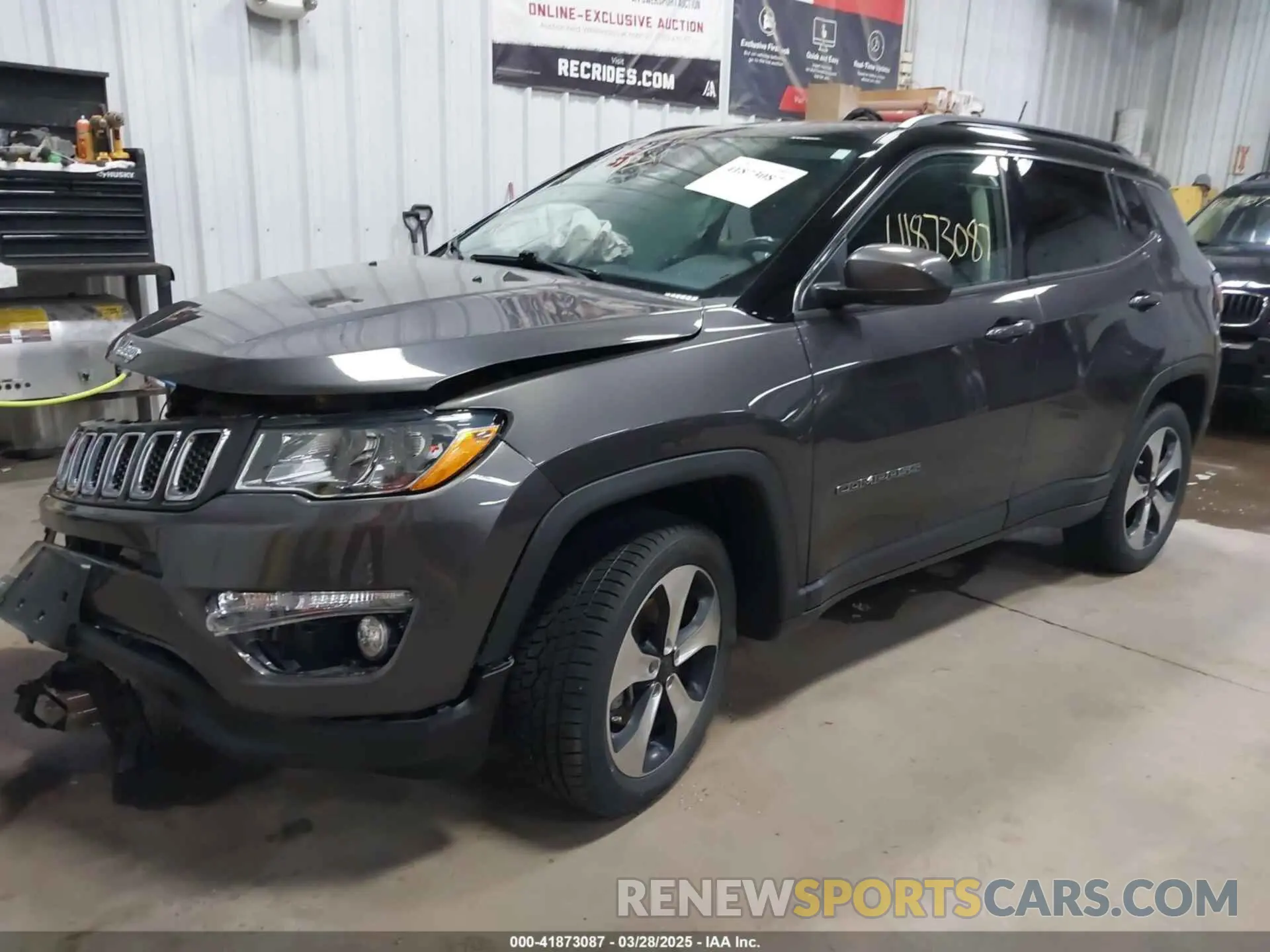 2 fotografías del automóvil dañado 3C4NJDBB3KT828901 JEEP COMPASS 2019