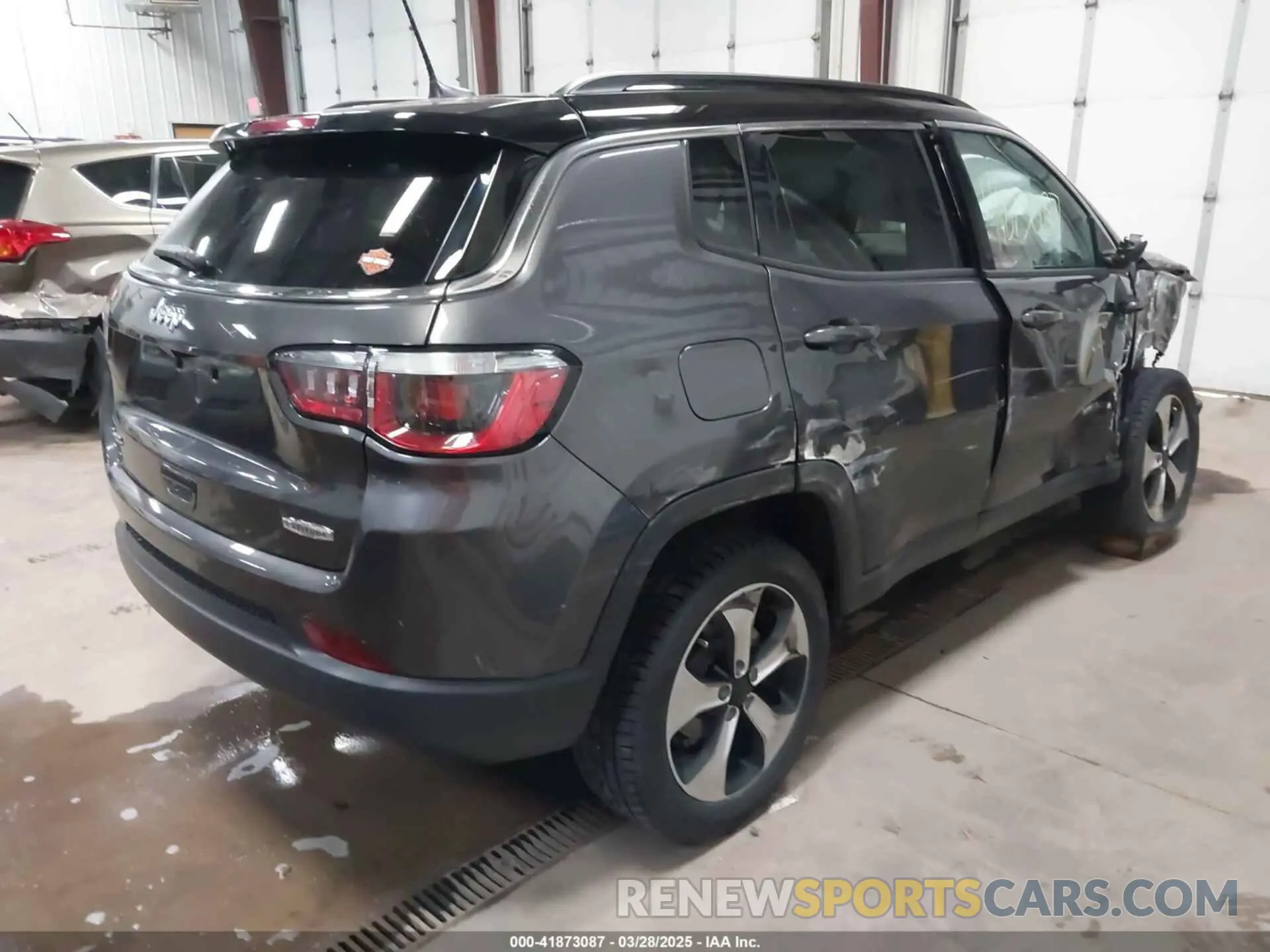 4 fotografías del automóvil dañado 3C4NJDBB3KT828901 JEEP COMPASS 2019