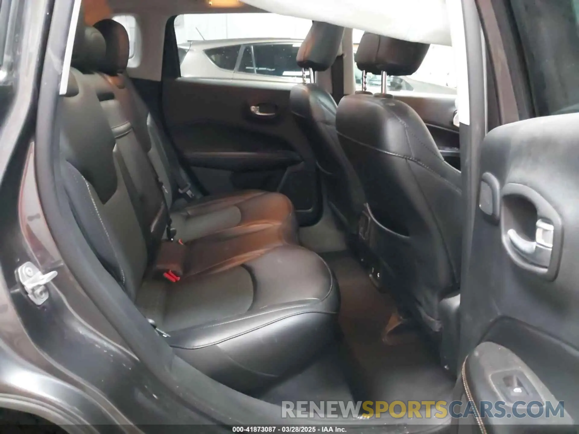 8 fotografías del automóvil dañado 3C4NJDBB3KT828901 JEEP COMPASS 2019