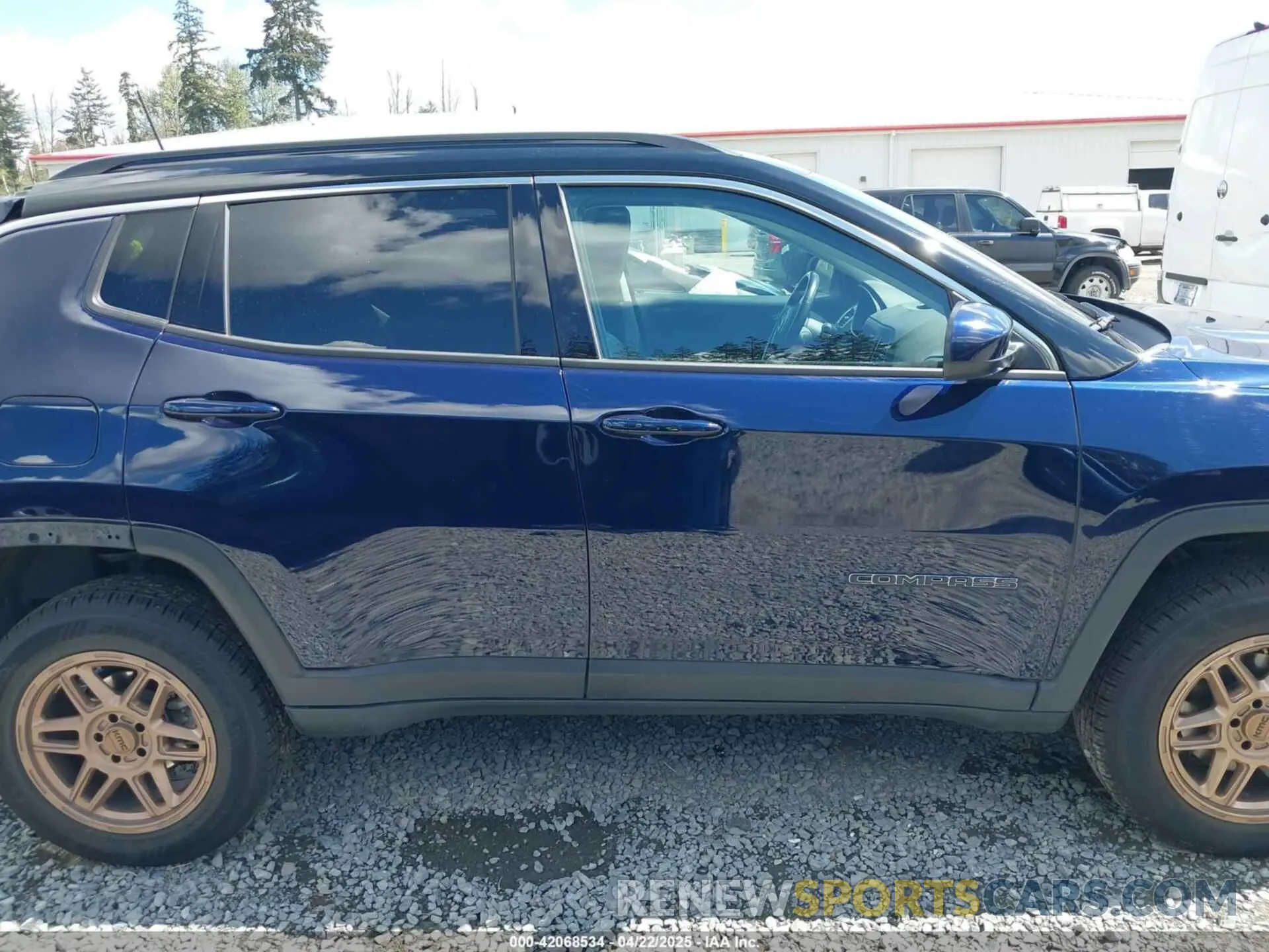 14 fotografías del automóvil dañado 3C4NJDBB3KT846931 JEEP COMPASS 2019