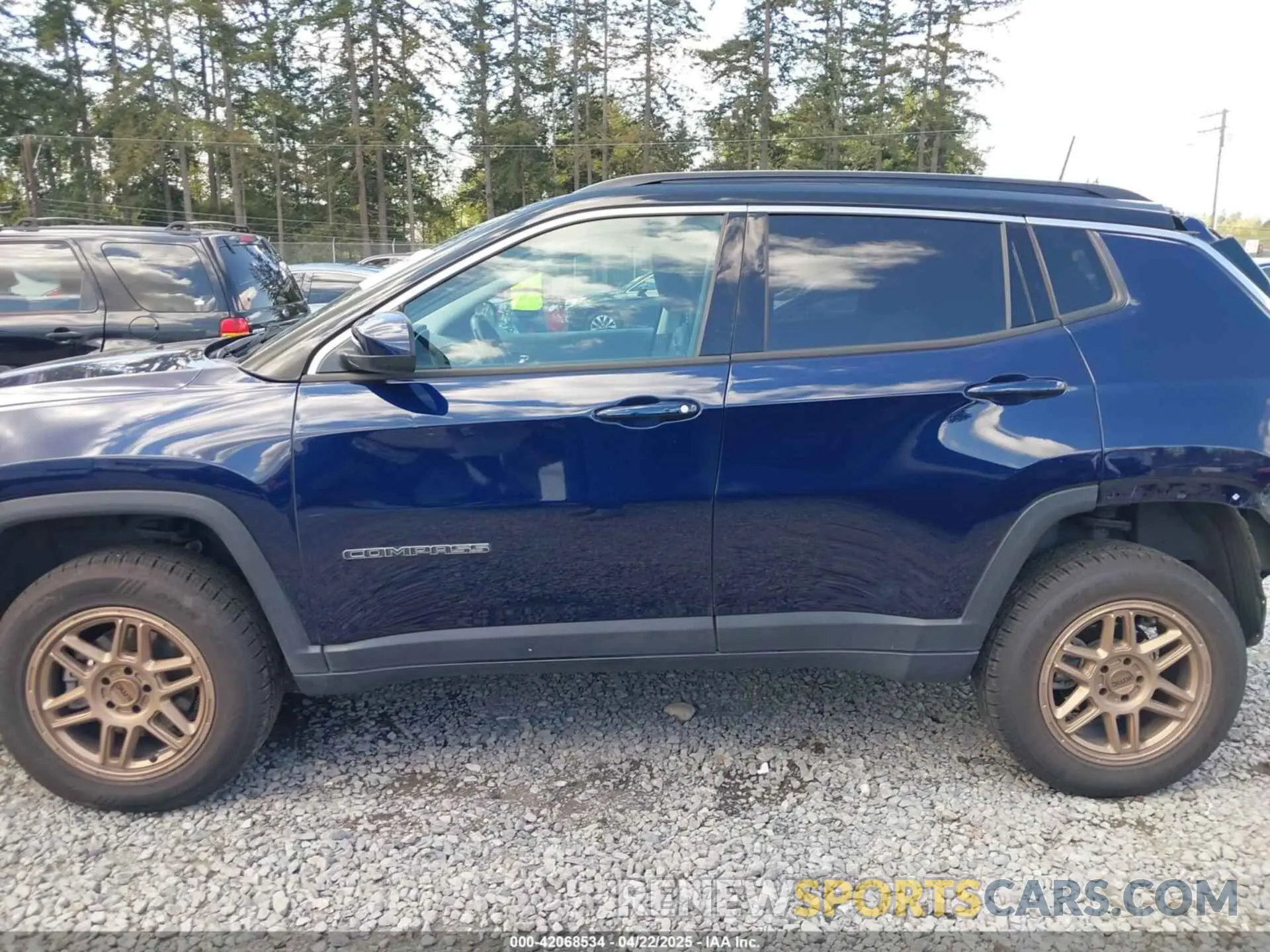 15 fotografías del automóvil dañado 3C4NJDBB3KT846931 JEEP COMPASS 2019