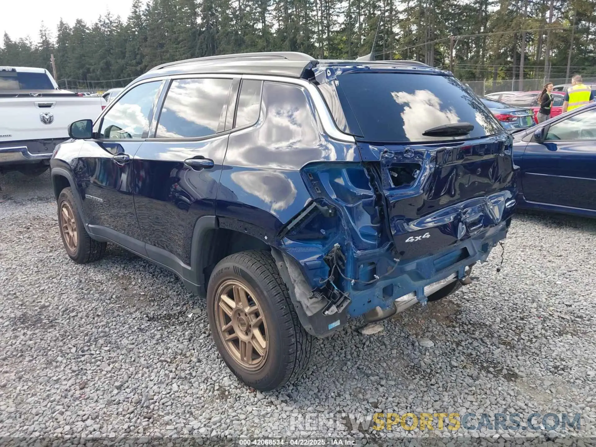 3 fotografías del automóvil dañado 3C4NJDBB3KT846931 JEEP COMPASS 2019