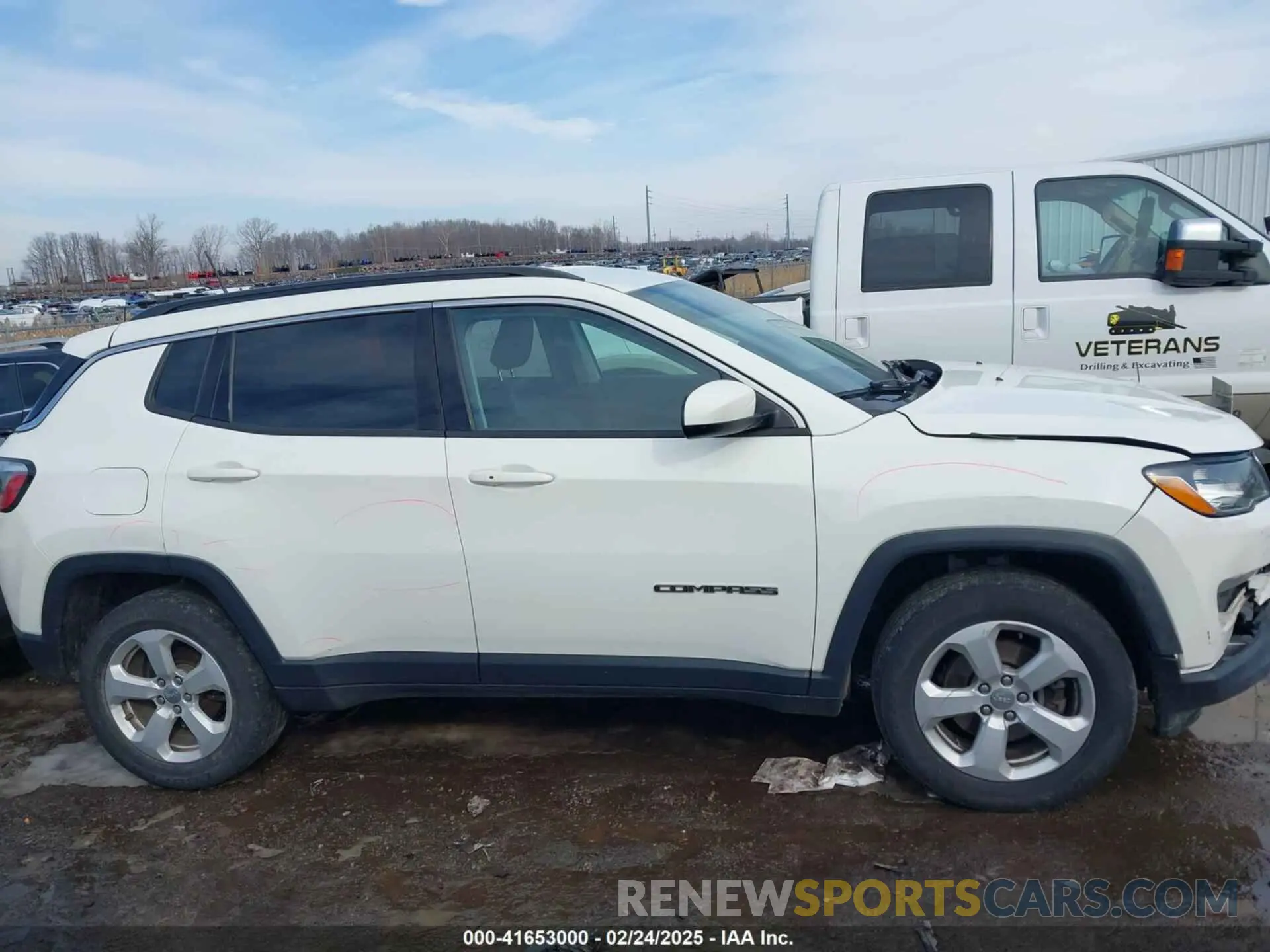 13 fotografías del automóvil dañado 3C4NJDBB4KT656734 JEEP COMPASS 2019