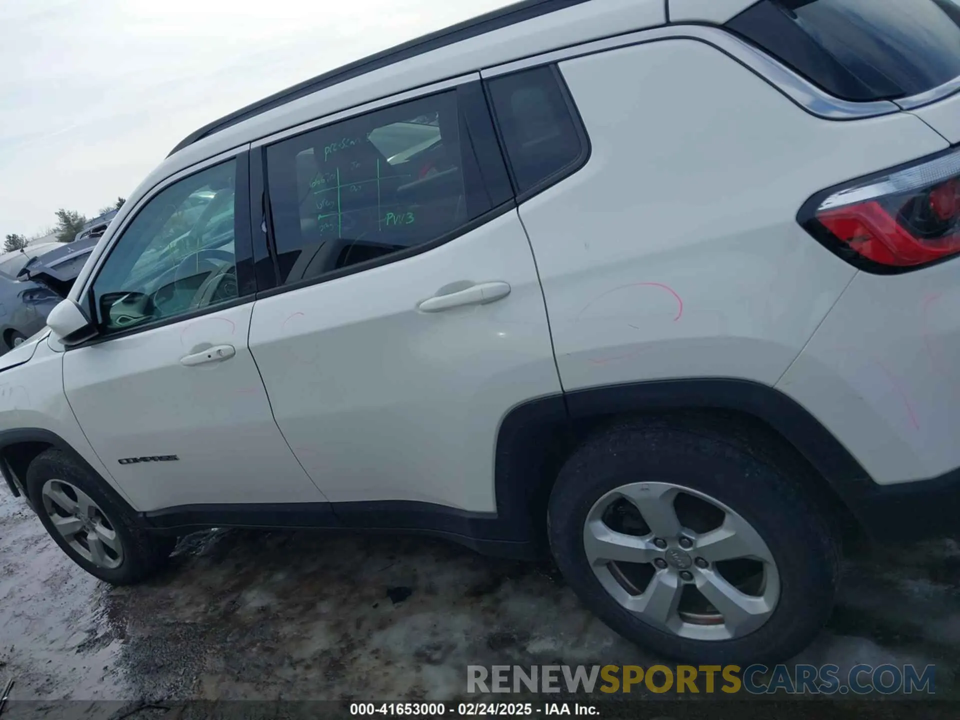 14 fotografías del automóvil dañado 3C4NJDBB4KT656734 JEEP COMPASS 2019