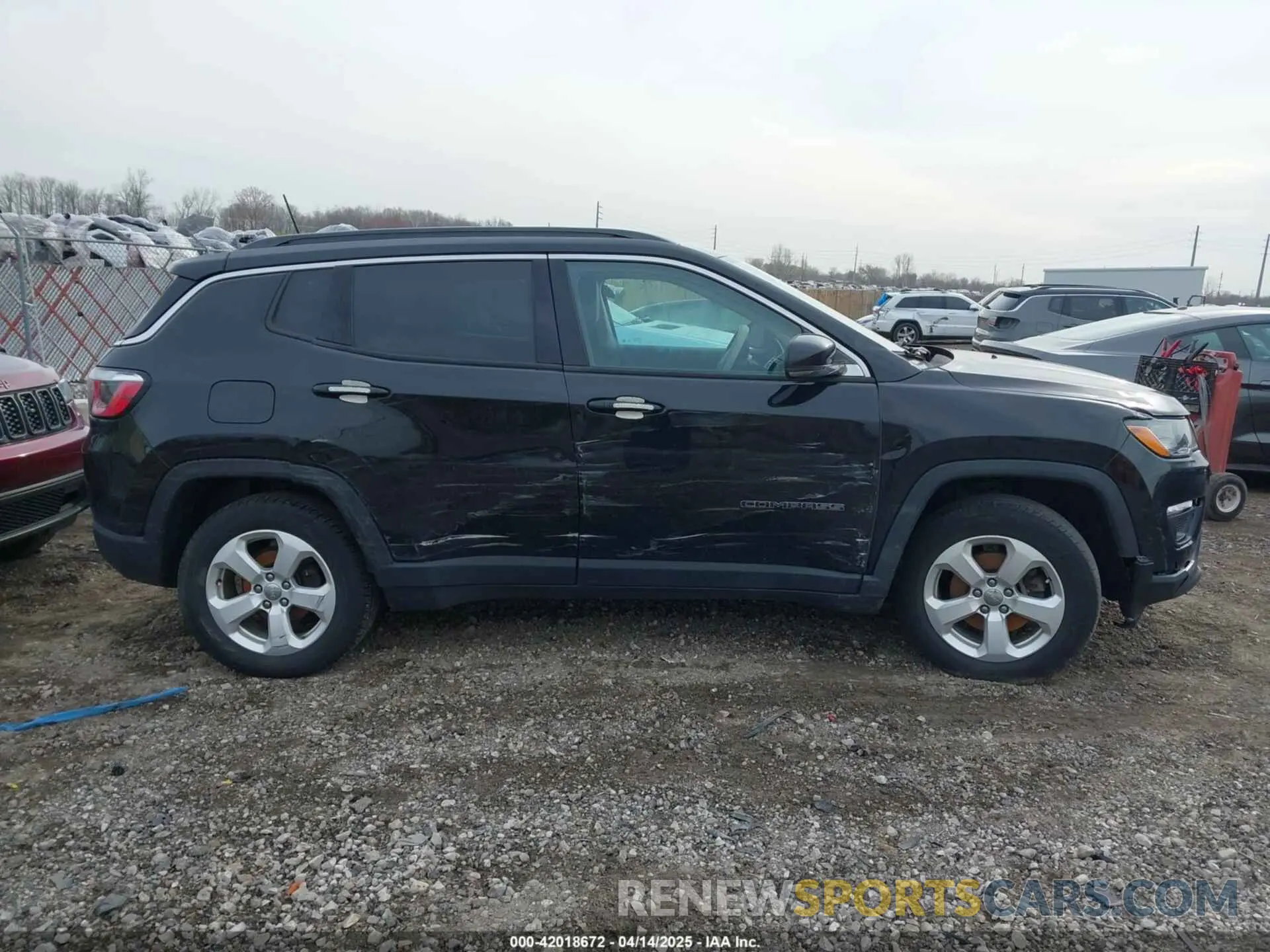 13 fotografías del automóvil dañado 3C4NJDBB4KT733568 JEEP COMPASS 2019