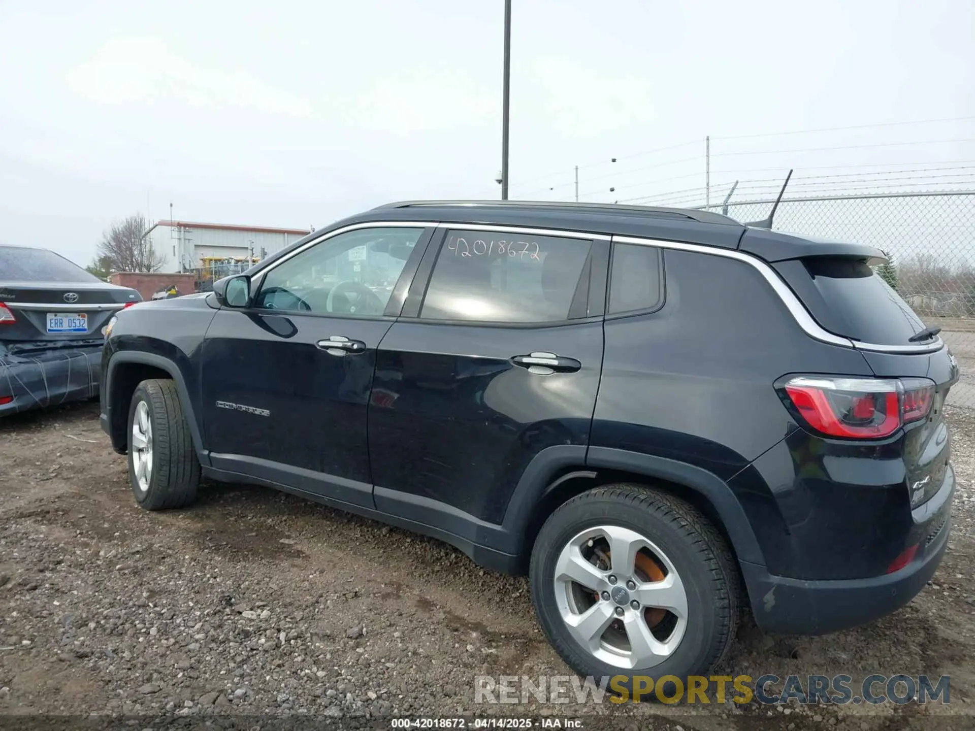 14 fotografías del automóvil dañado 3C4NJDBB4KT733568 JEEP COMPASS 2019