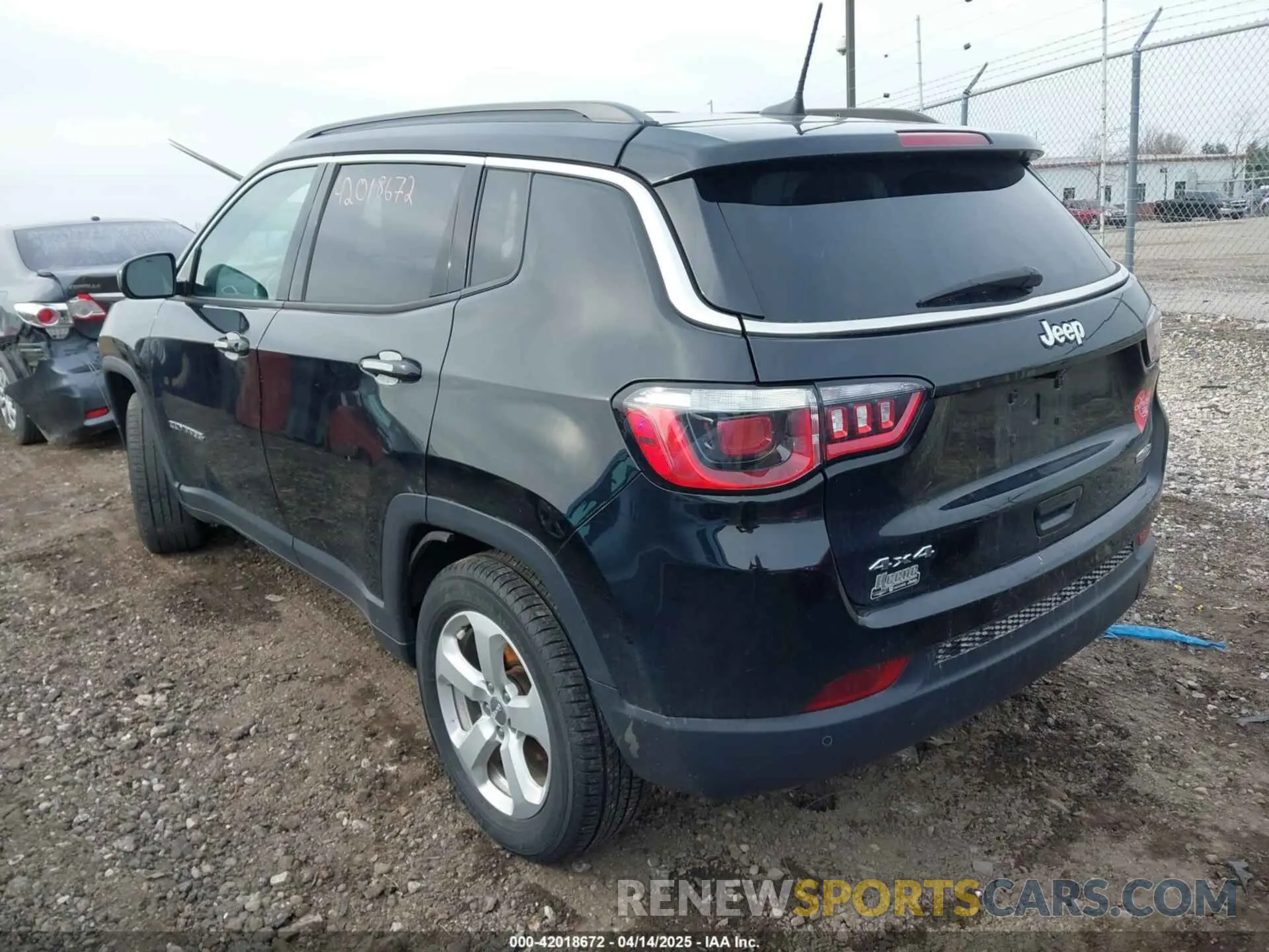 3 fotografías del automóvil dañado 3C4NJDBB4KT733568 JEEP COMPASS 2019