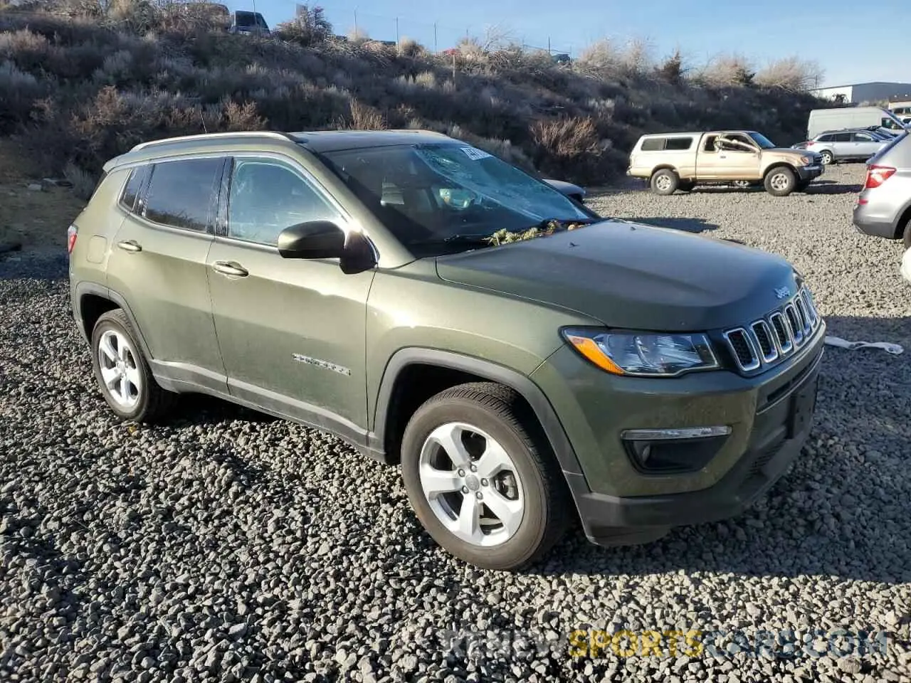 4 fotografías del automóvil dañado 3C4NJDBB5KT674899 JEEP COMPASS 2019