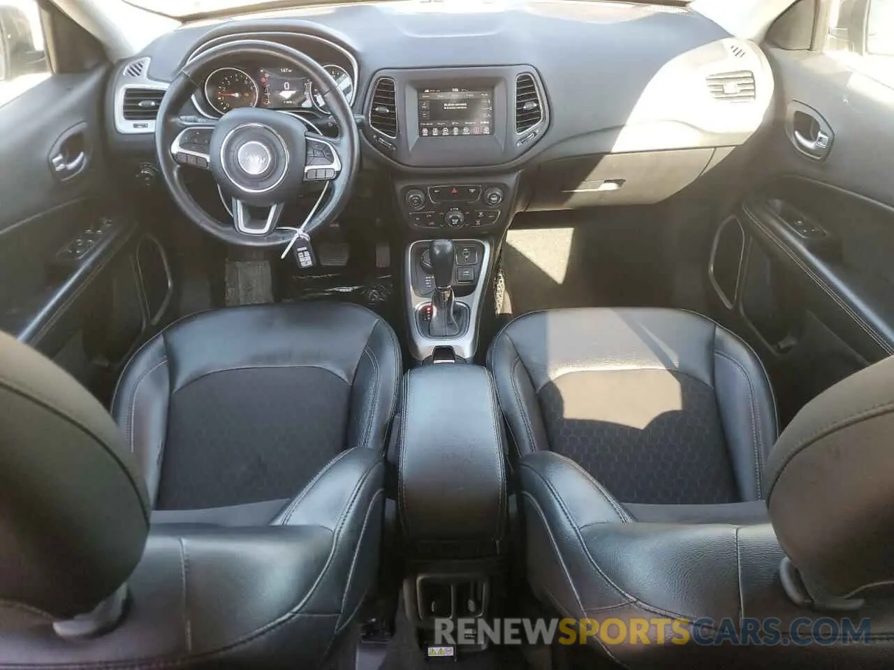 8 fotografías del automóvil dañado 3C4NJDBB6KT641328 JEEP COMPASS 2019