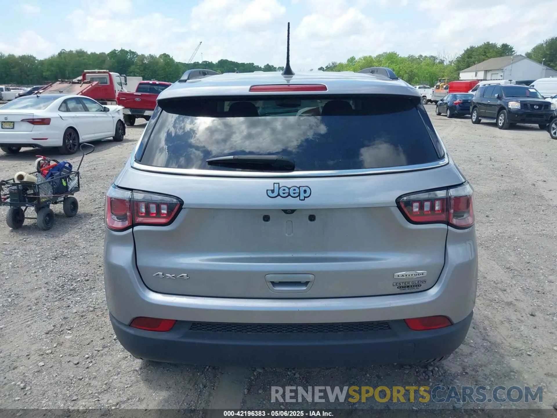 17 fotografías del automóvil dañado 3C4NJDBB6KT657190 JEEP COMPASS 2019