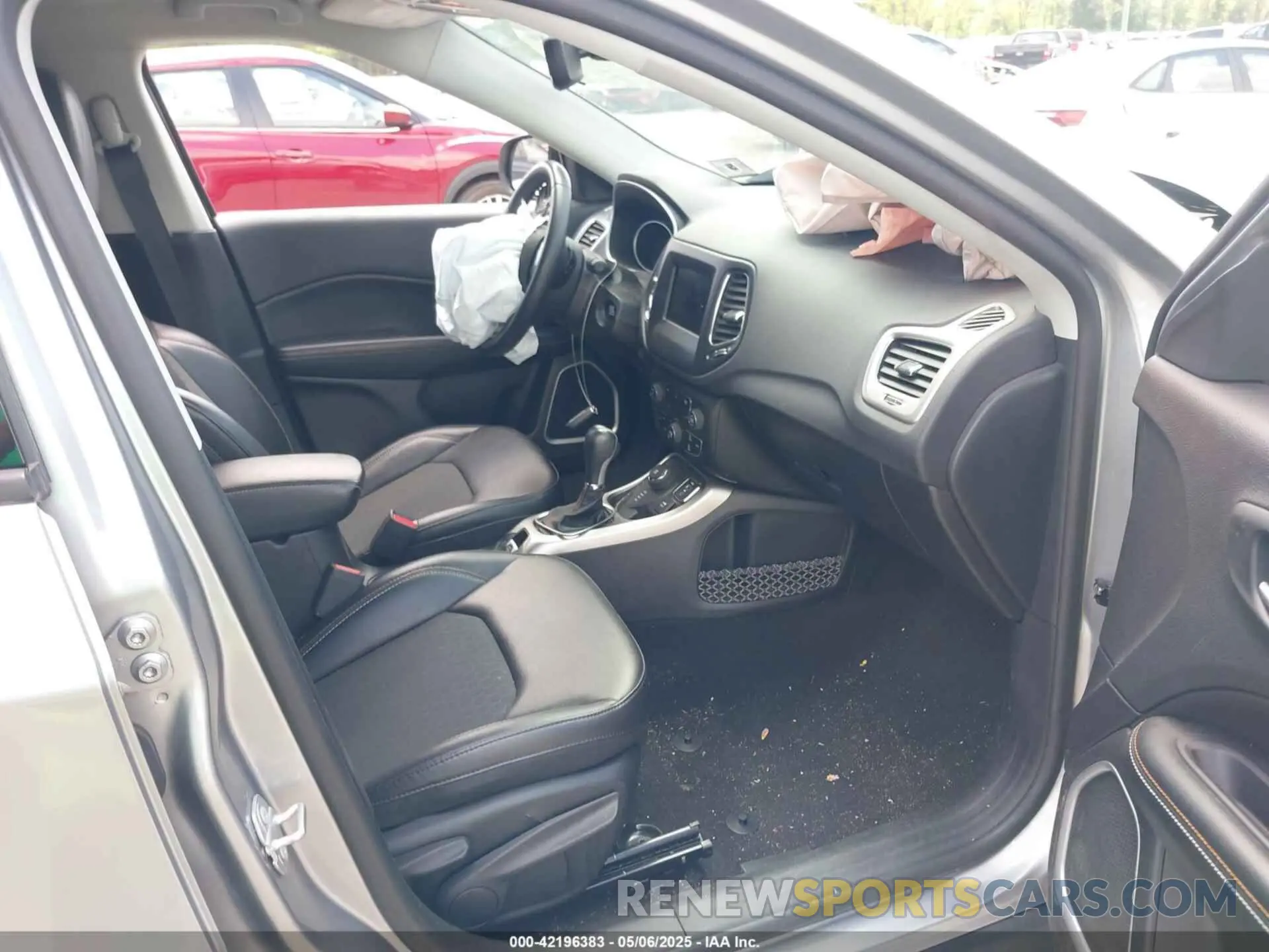 5 fotografías del automóvil dañado 3C4NJDBB6KT657190 JEEP COMPASS 2019