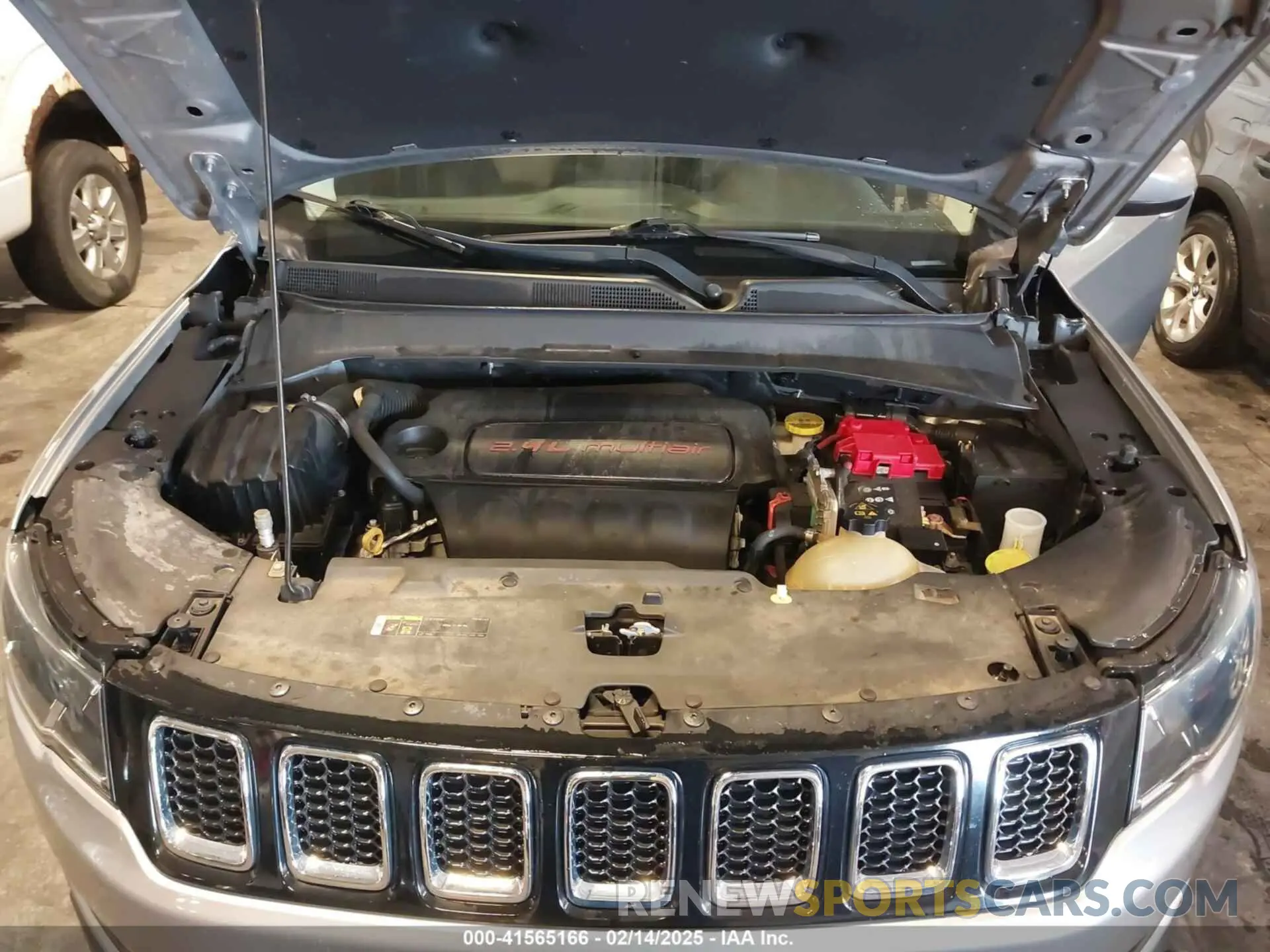 10 fotografías del automóvil dañado 3C4NJDBB6KT812711 JEEP COMPASS 2019