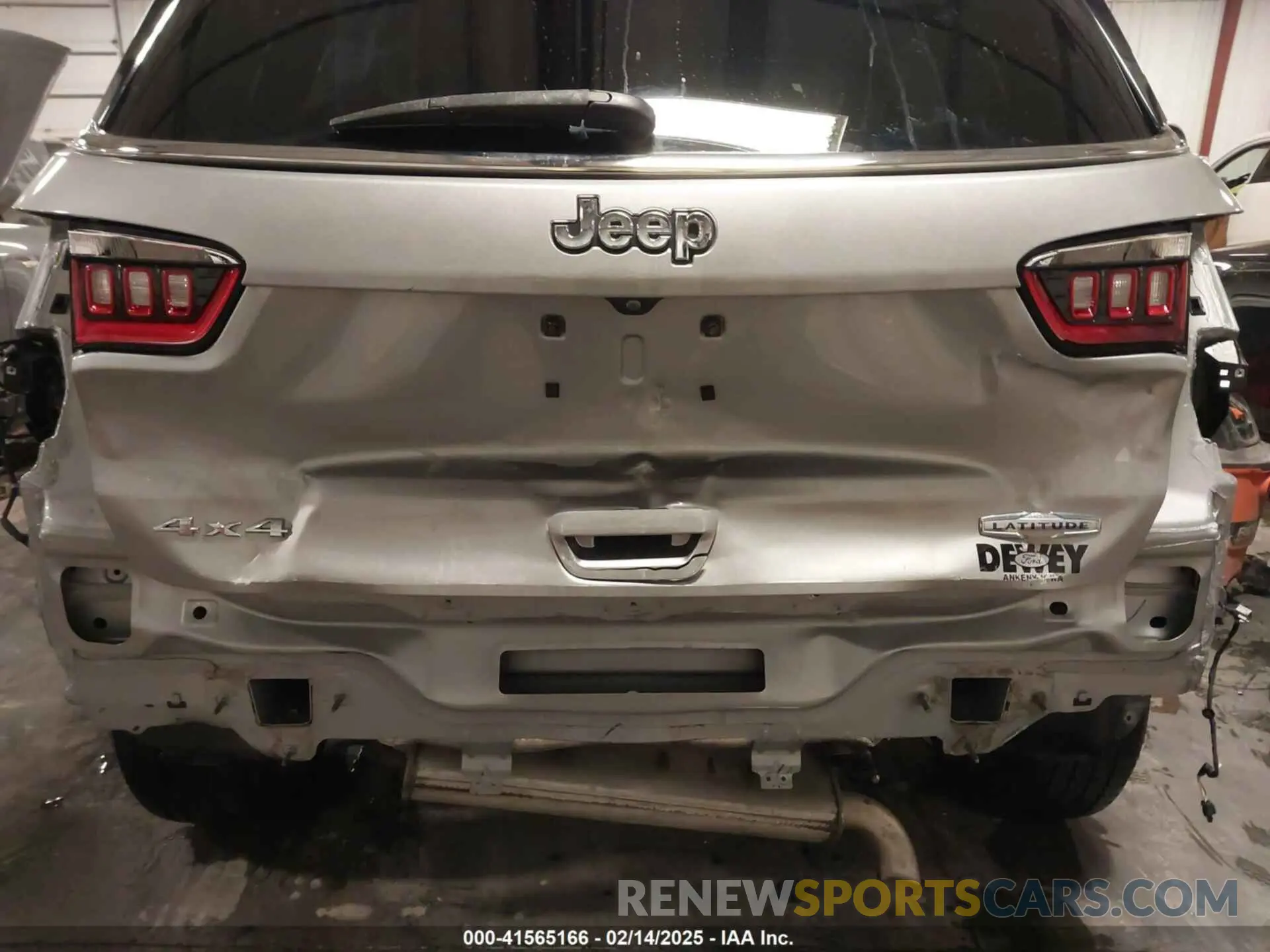 19 fotografías del automóvil dañado 3C4NJDBB6KT812711 JEEP COMPASS 2019
