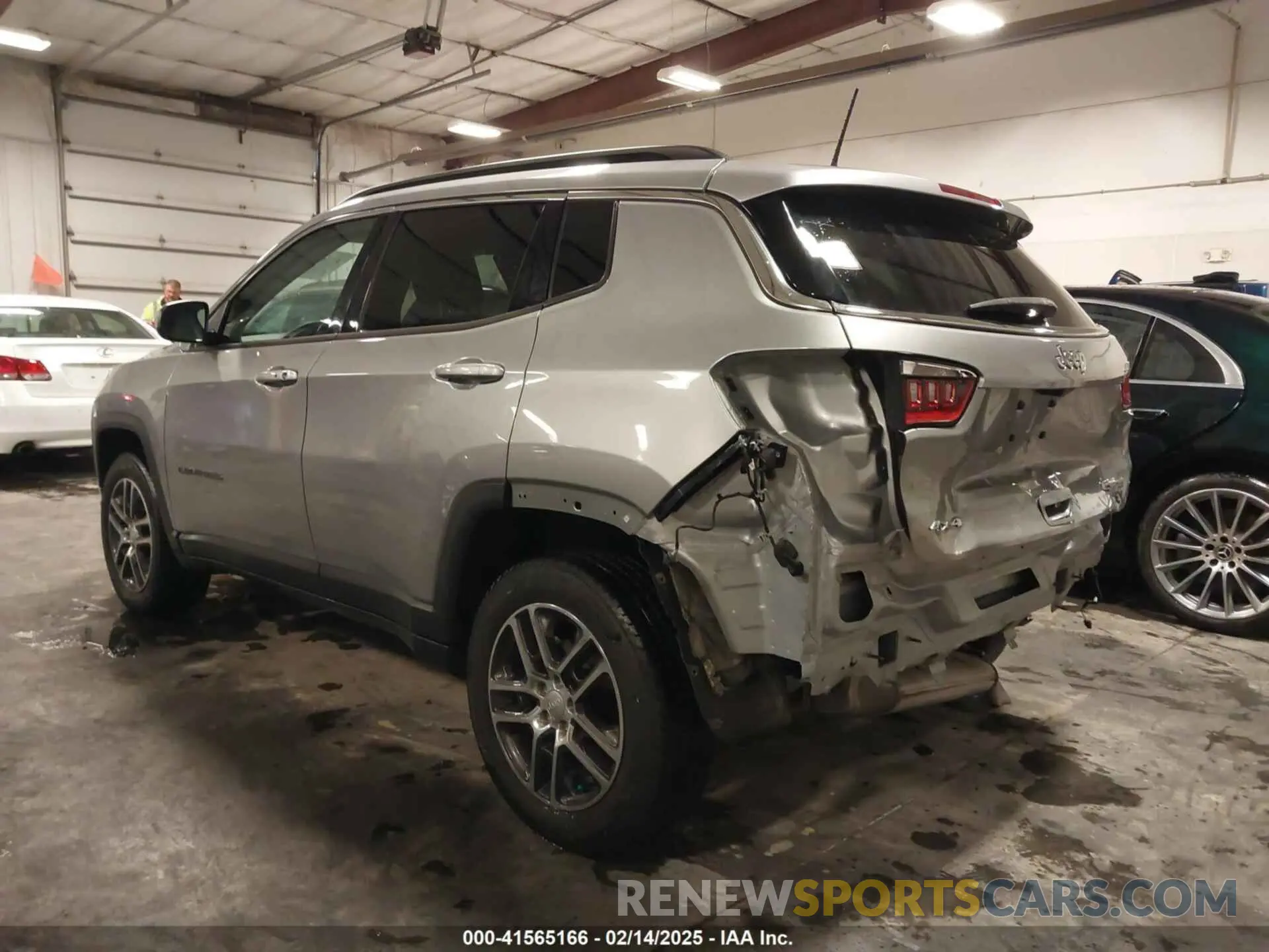 3 fotografías del automóvil dañado 3C4NJDBB6KT812711 JEEP COMPASS 2019