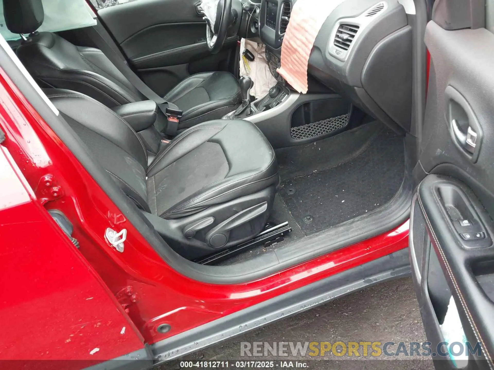 5 fotografías del automóvil dañado 3C4NJDBB7KT629155 JEEP COMPASS 2019