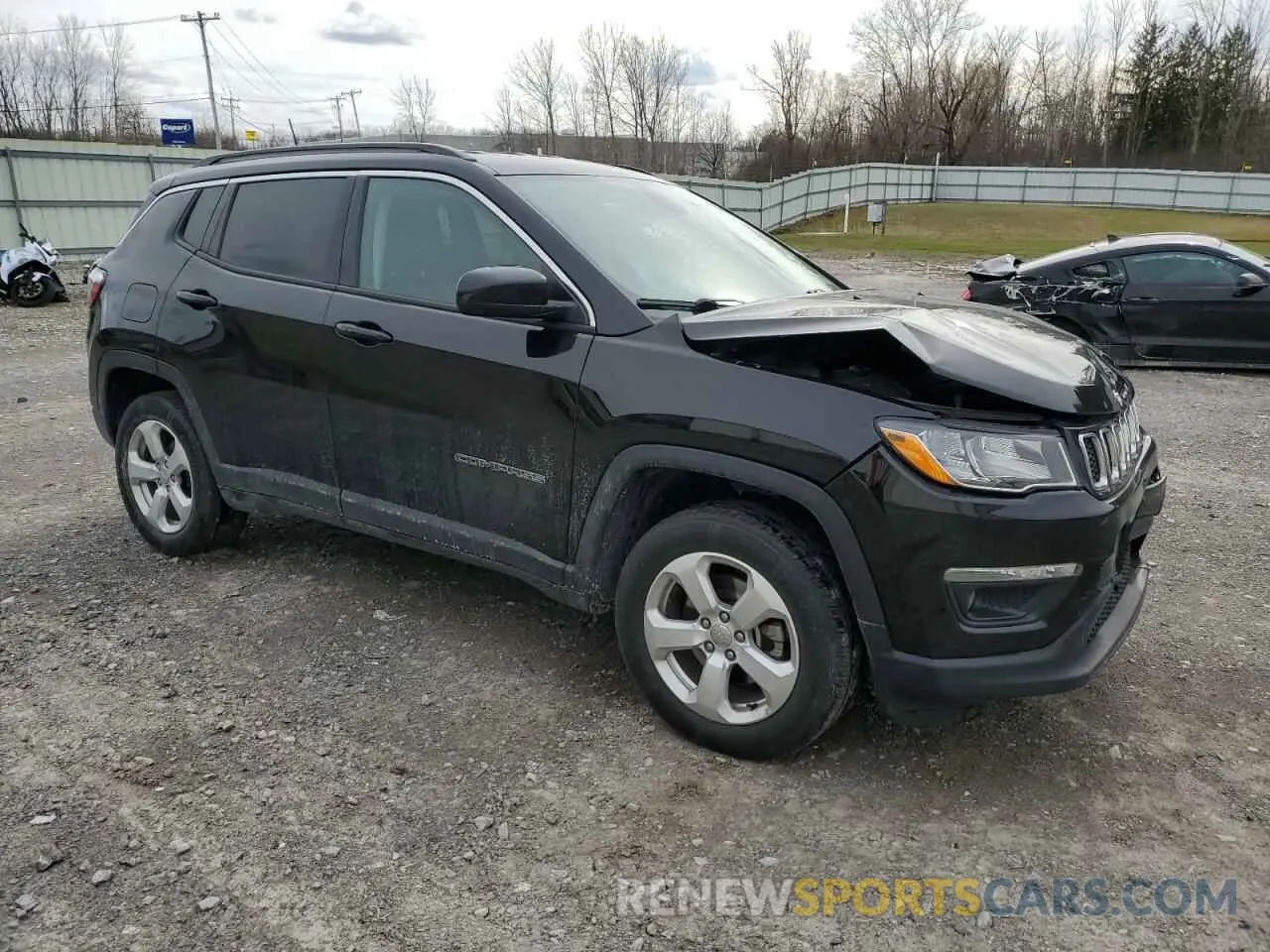 4 fotografías del automóvil dañado 3C4NJDBB8KT599275 JEEP COMPASS 2019