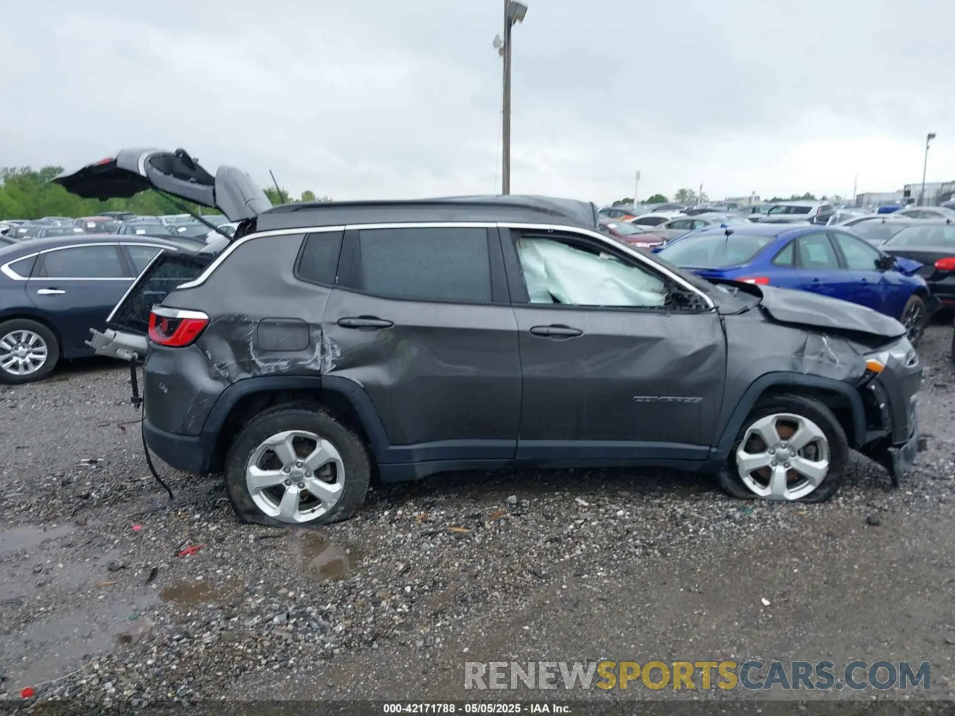 13 fotografías del automóvil dañado 3C4NJDBB8KT713565 JEEP COMPASS 2019