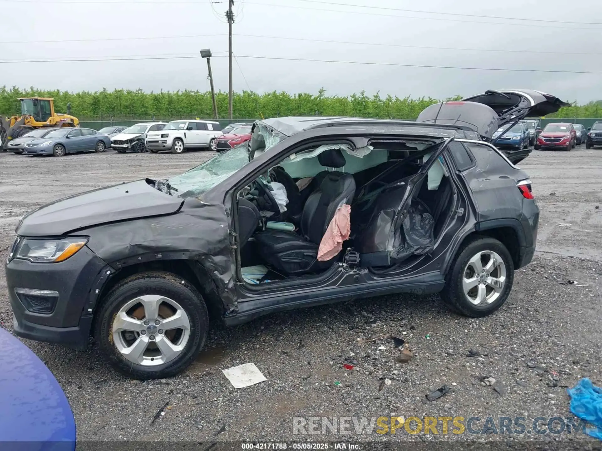 14 fotografías del automóvil dañado 3C4NJDBB8KT713565 JEEP COMPASS 2019