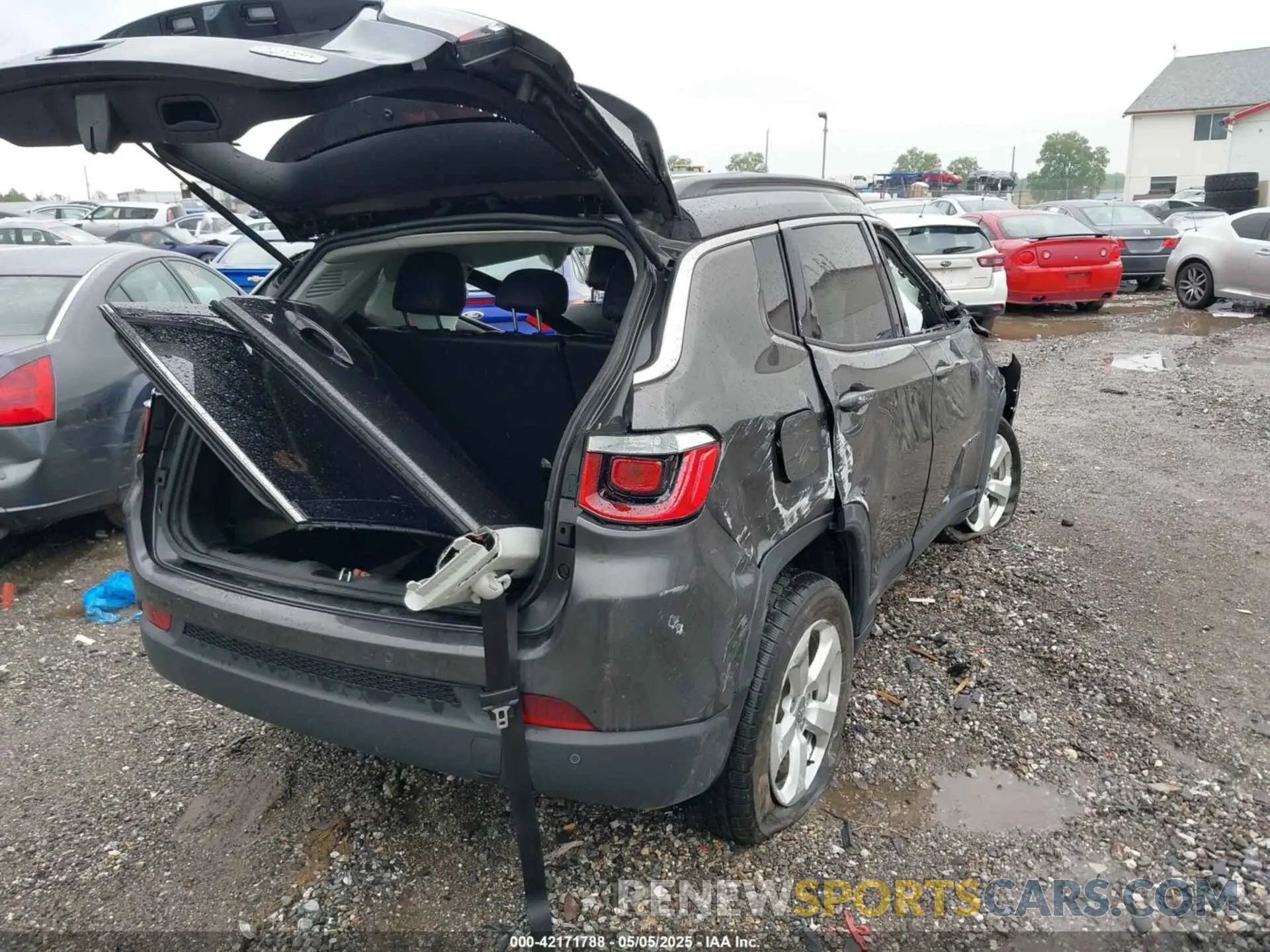 4 fotografías del automóvil dañado 3C4NJDBB8KT713565 JEEP COMPASS 2019