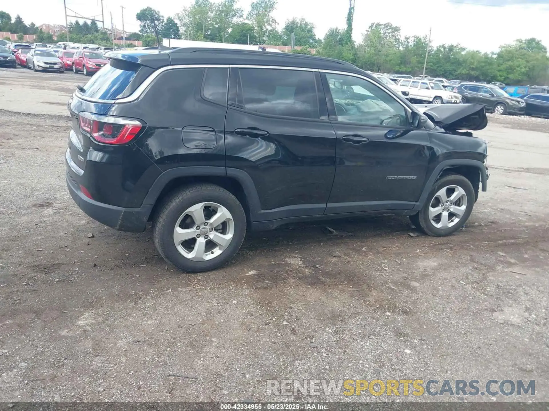 4 fotografías del automóvil dañado 3C4NJDBB8KT834306 JEEP COMPASS 2019
