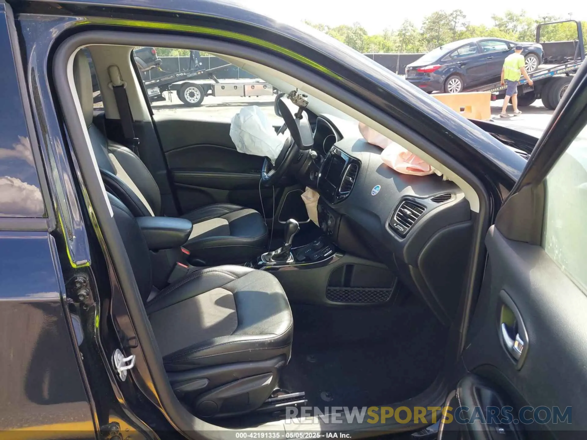 5 fotografías del automóvil dañado 3C4NJDBB9KT601373 JEEP COMPASS 2019