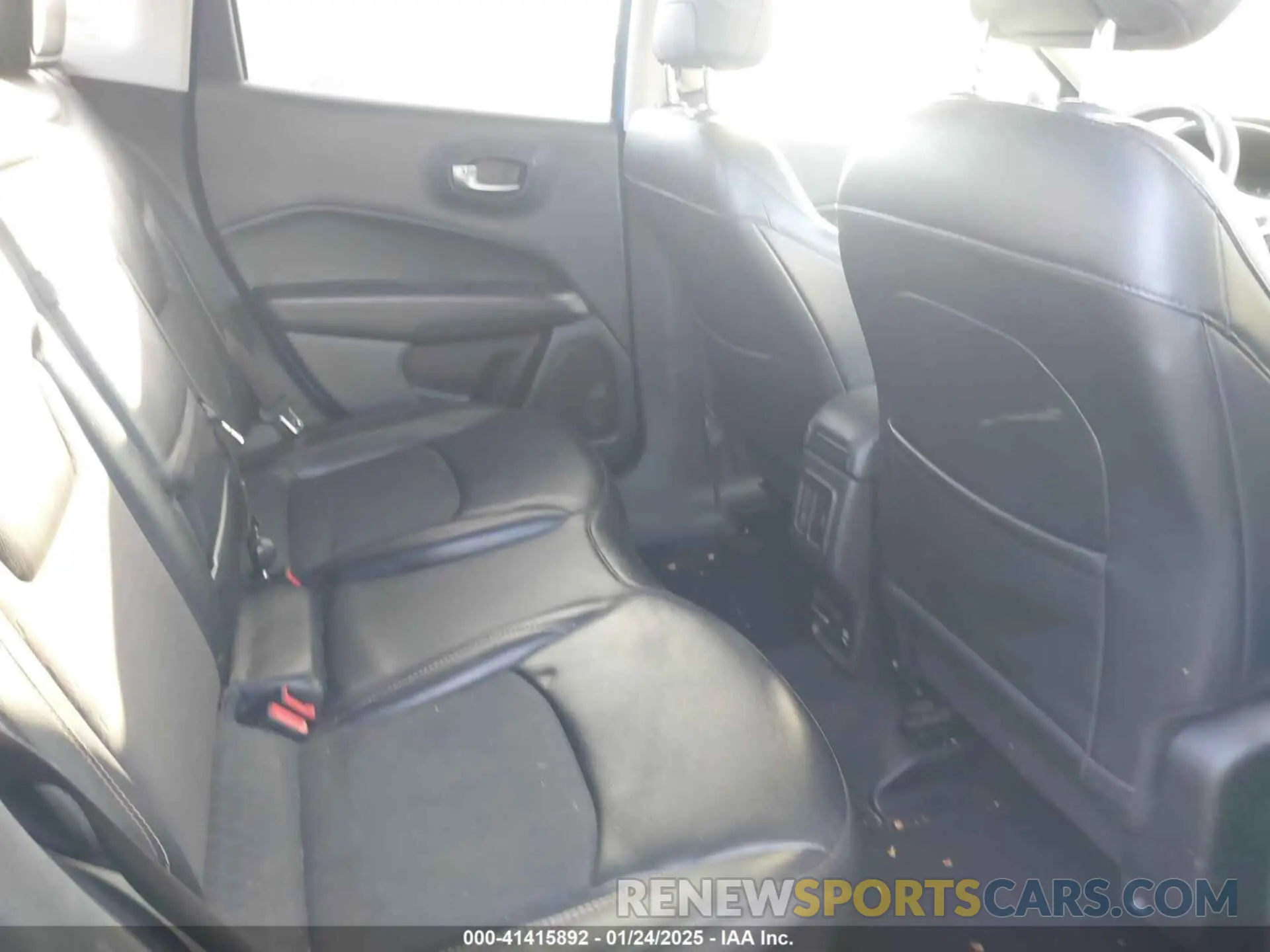 8 fotografías del automóvil dañado 3C4NJDBBXKT596958 JEEP COMPASS 2019