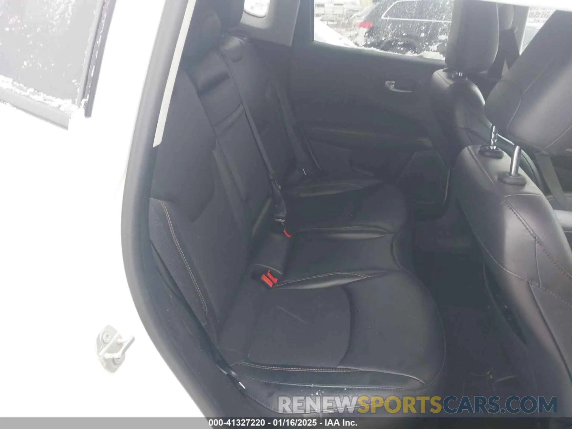 8 fotografías del automóvil dañado 3C4NJDBBXKT647665 JEEP COMPASS 2019