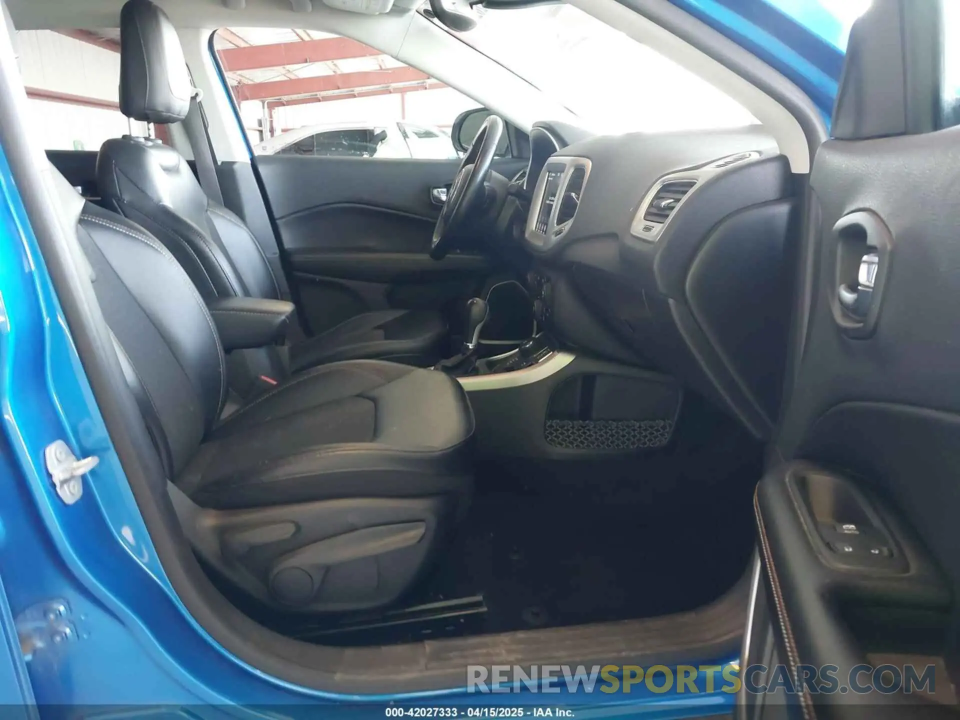 5 fotografías del automóvil dañado 3C4NJDBBXKT745210 JEEP COMPASS 2019