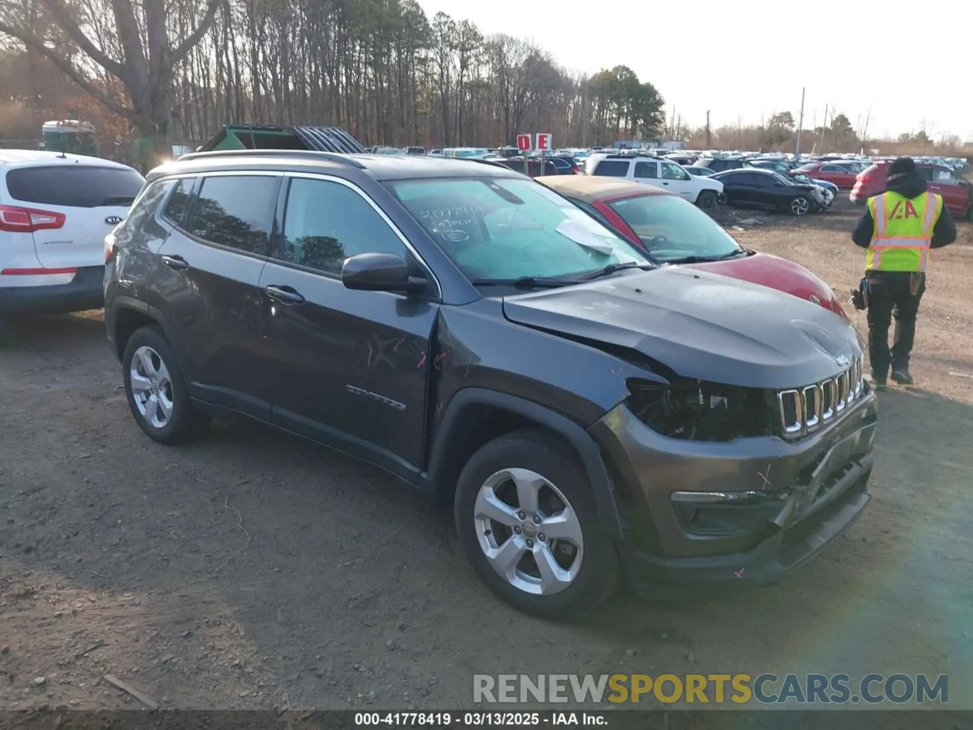 13 fotografías del automóvil dañado 3C4NJDBBXKT767613 JEEP COMPASS 2019