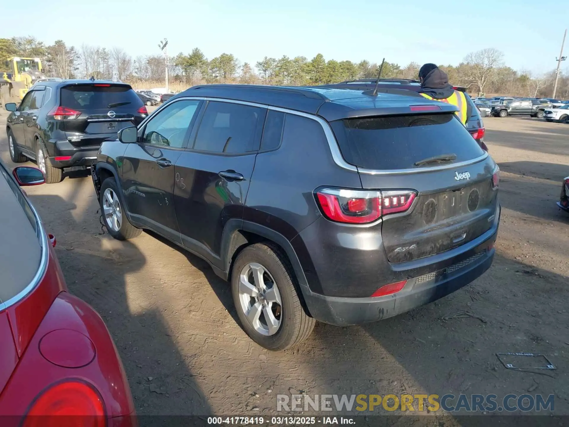 3 fotografías del automóvil dañado 3C4NJDBBXKT767613 JEEP COMPASS 2019