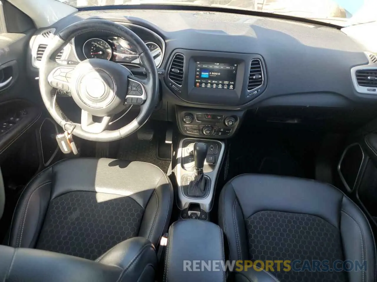 8 fotografías del automóvil dañado 3C4NJDBBXKT806569 JEEP COMPASS 2019