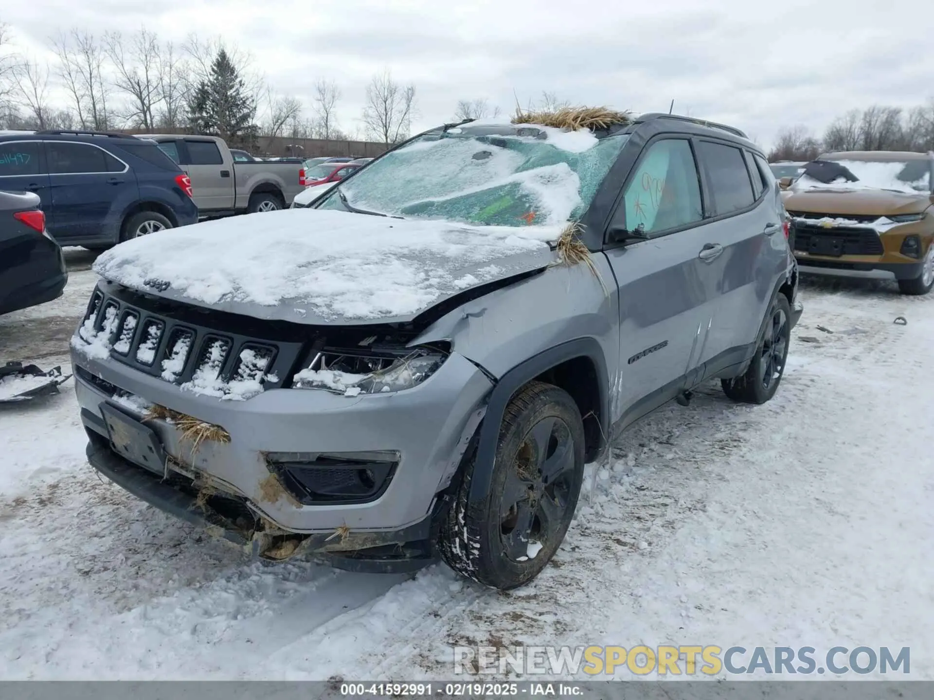 2 fotografías del automóvil dañado 3C4NJDBBXKT840382 JEEP COMPASS 2019