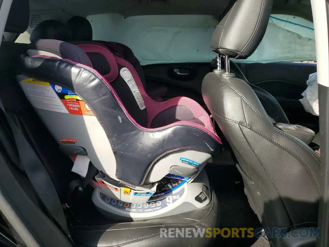 11 fotografías del automóvil dañado 3C4NJDCB0KT672458 JEEP COMPASS 2019