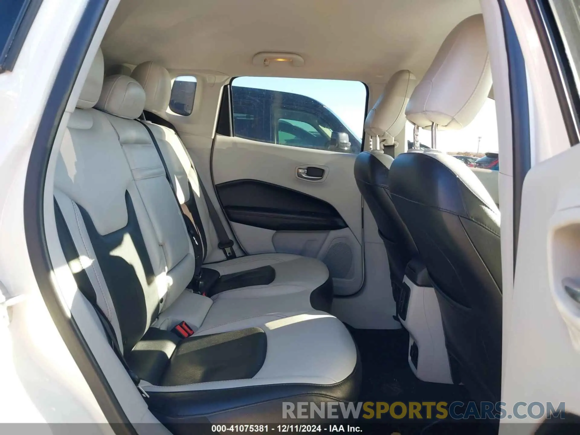 8 fotografías del automóvil dañado 3C4NJDCB1KT620921 JEEP COMPASS 2019