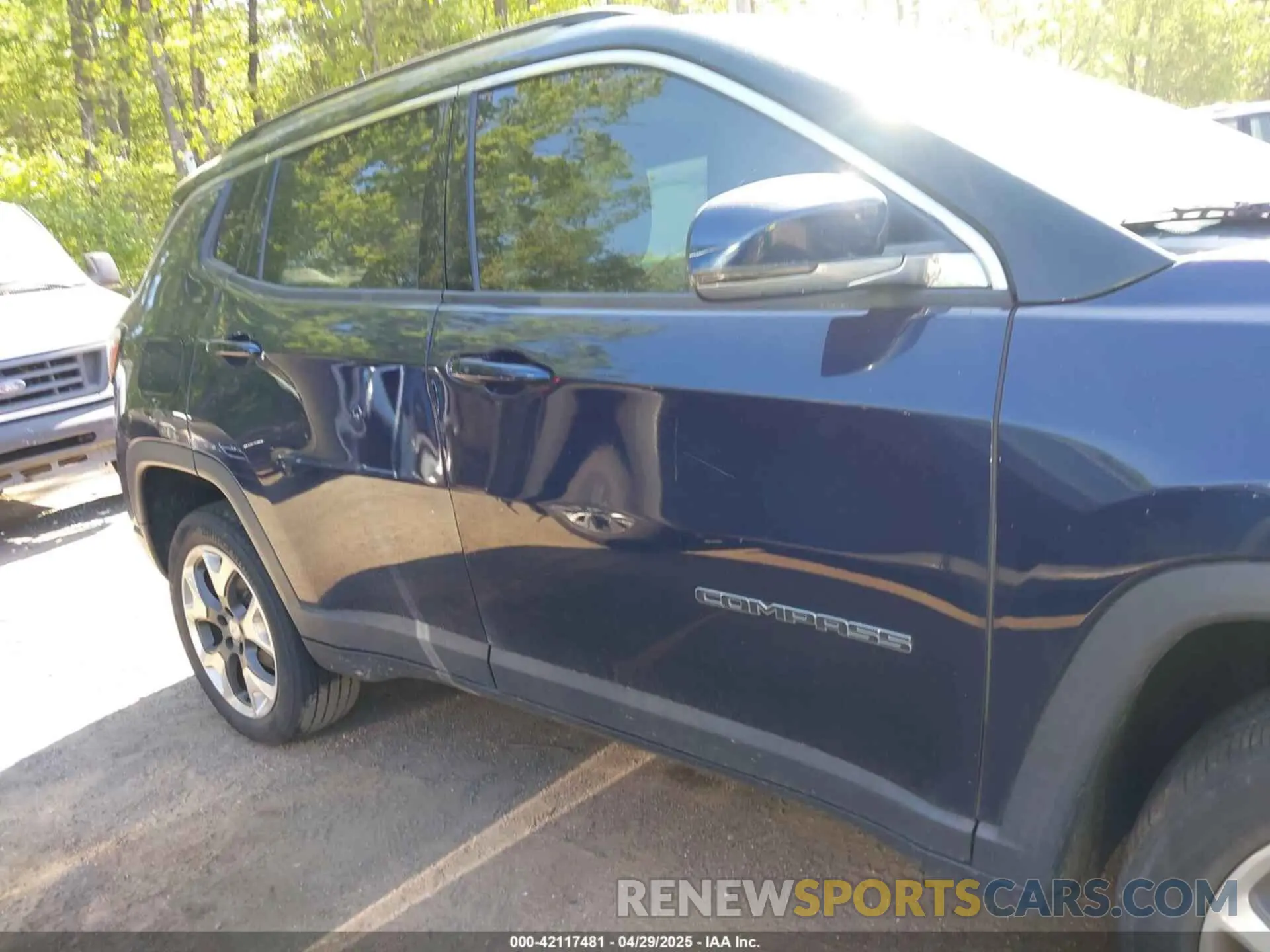 12 fotografías del automóvil dañado 3C4NJDCB1KT680147 JEEP COMPASS 2019
