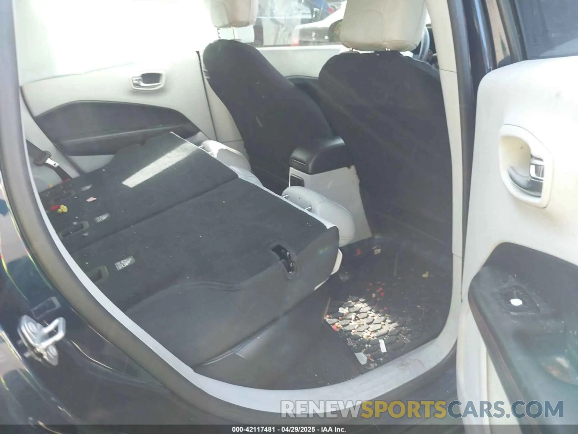 8 fotografías del automóvil dañado 3C4NJDCB1KT680147 JEEP COMPASS 2019