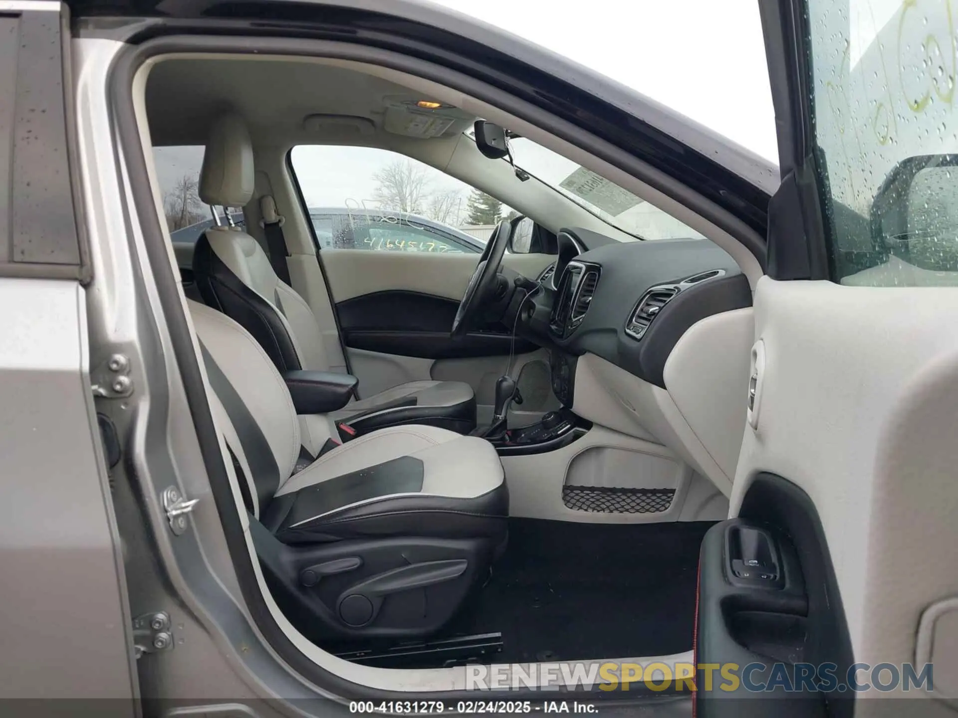 5 fotografías del automóvil dañado 3C4NJDCB3KT673202 JEEP COMPASS 2019